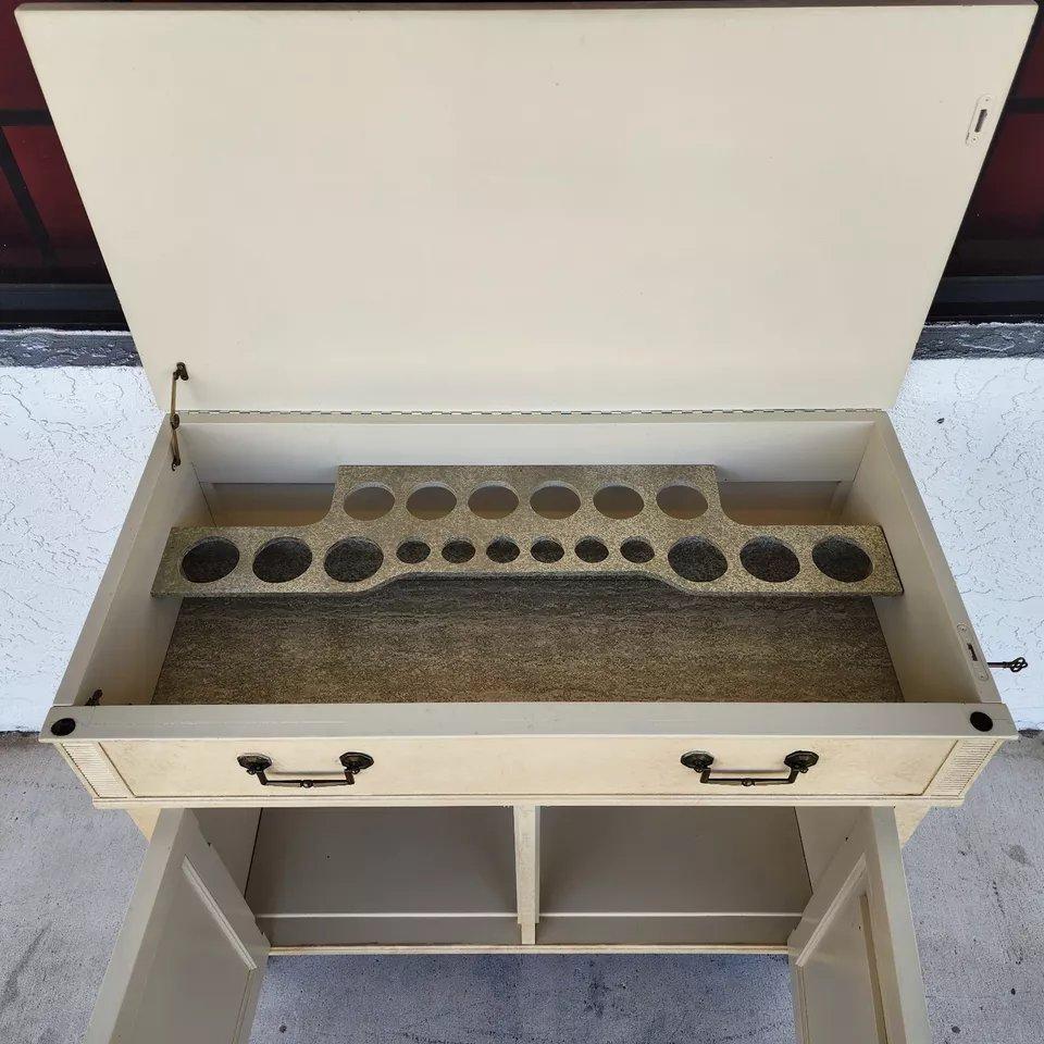 Barra Seca Vintage By Davis Cabinet Co en Bueno estado para la venta en Lake Worth, FL