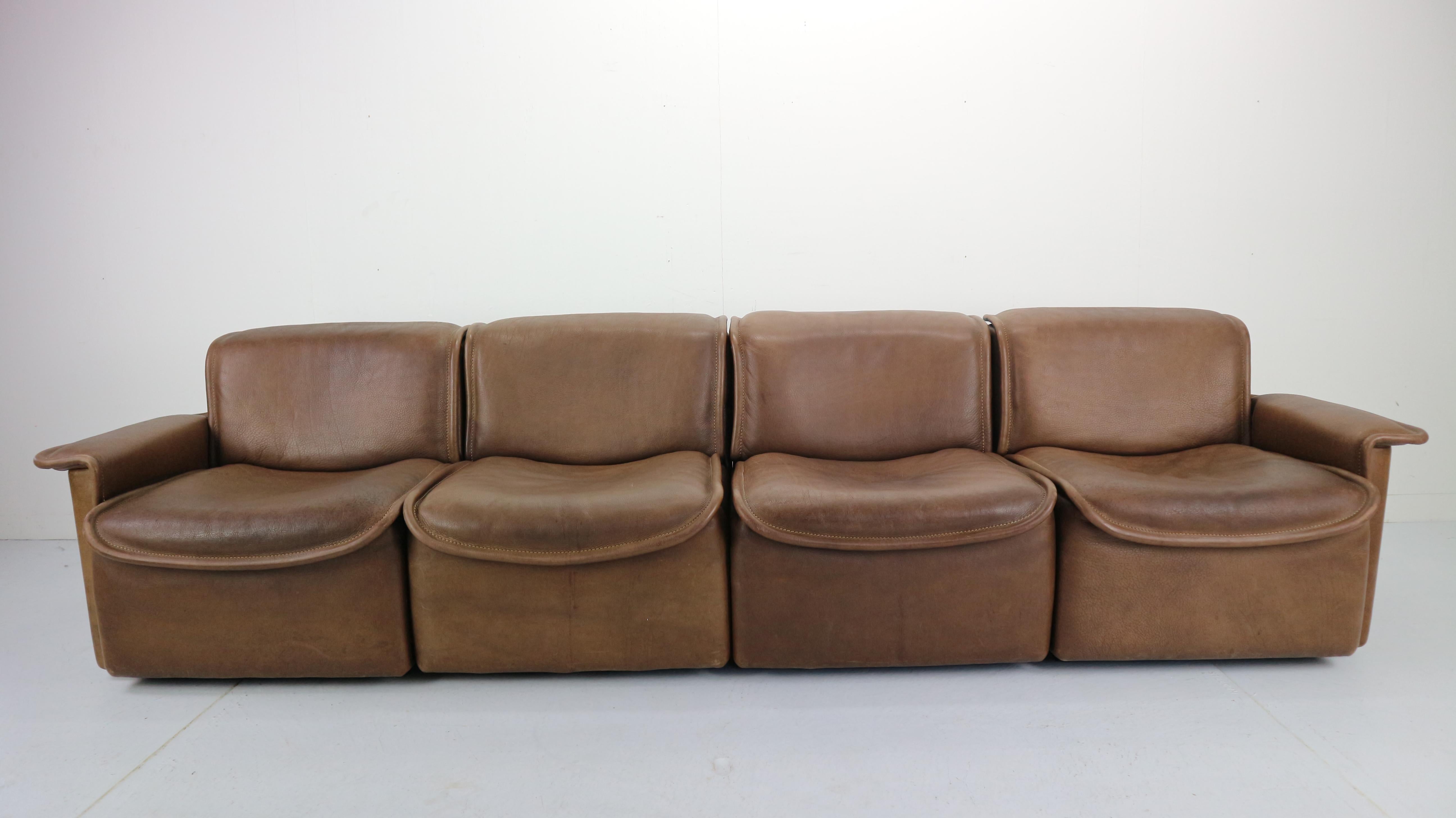 Vintage DS-12 Four-Seat Brown Leather Sofa by De Sede, Switzerland, 1970s In Good Condition In The Hague, NL