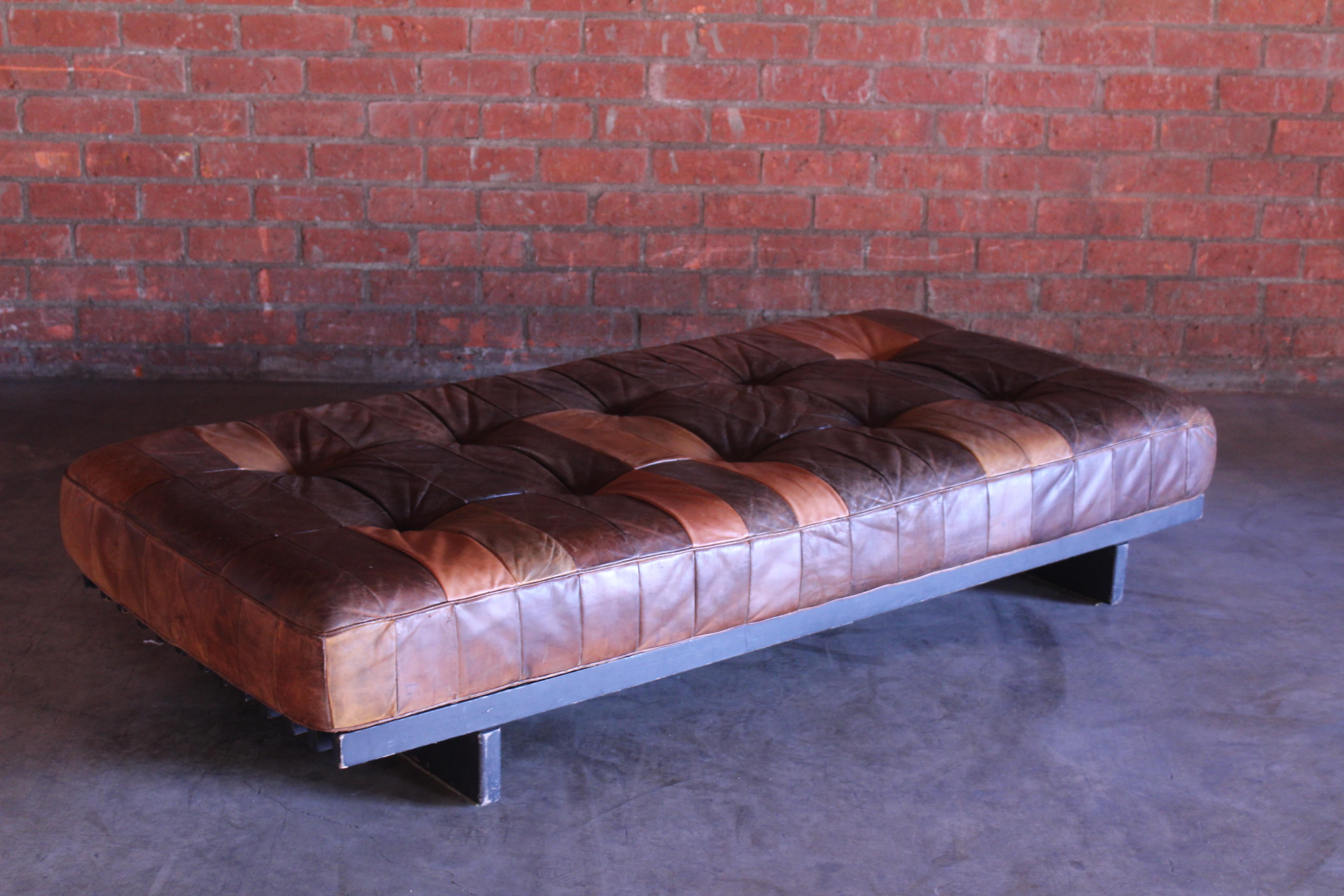 Mid-Century Modern Vintage DS-80 Daybed by De Sede, Switzerland, 1960s For Sale