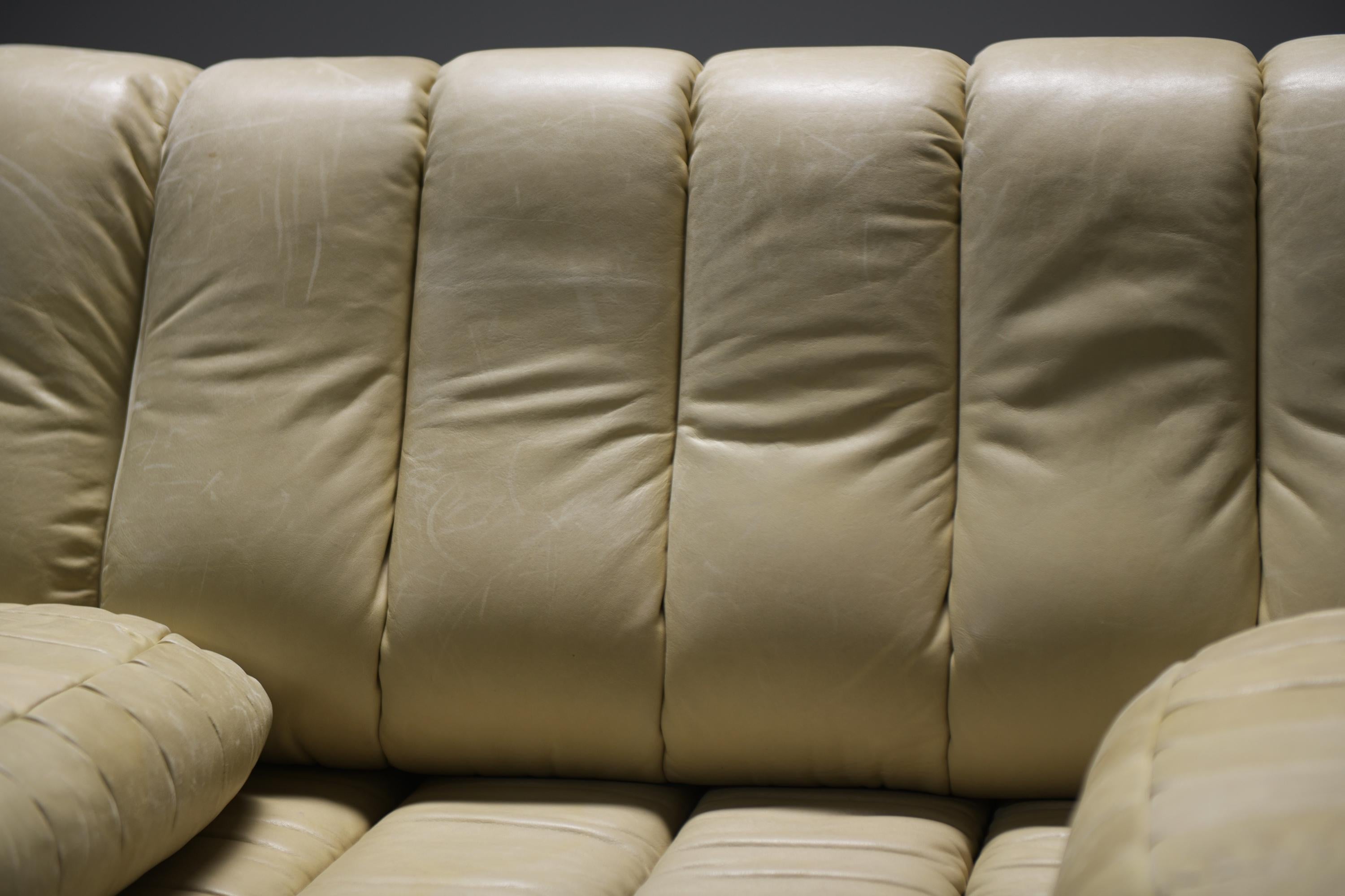 Mid-Century Modern Vintage DS-85 DS85 sofa in original leather by Team De Sede for De Sede Swiss For Sale