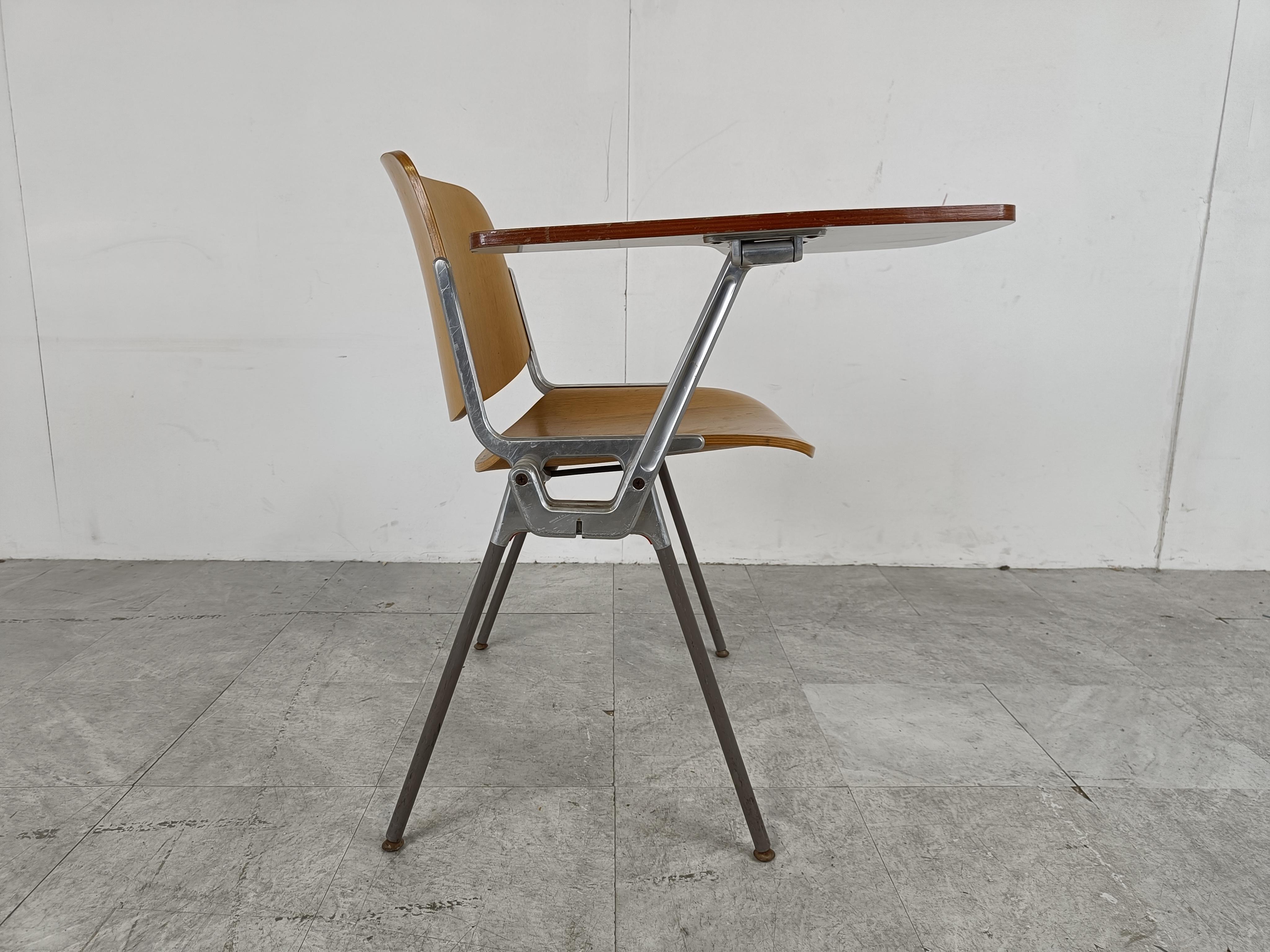 Late 20th Century Vintage Dsc 106 Chair by Giancarlo Piretti for Castelli with Folding Table, 1970 For Sale