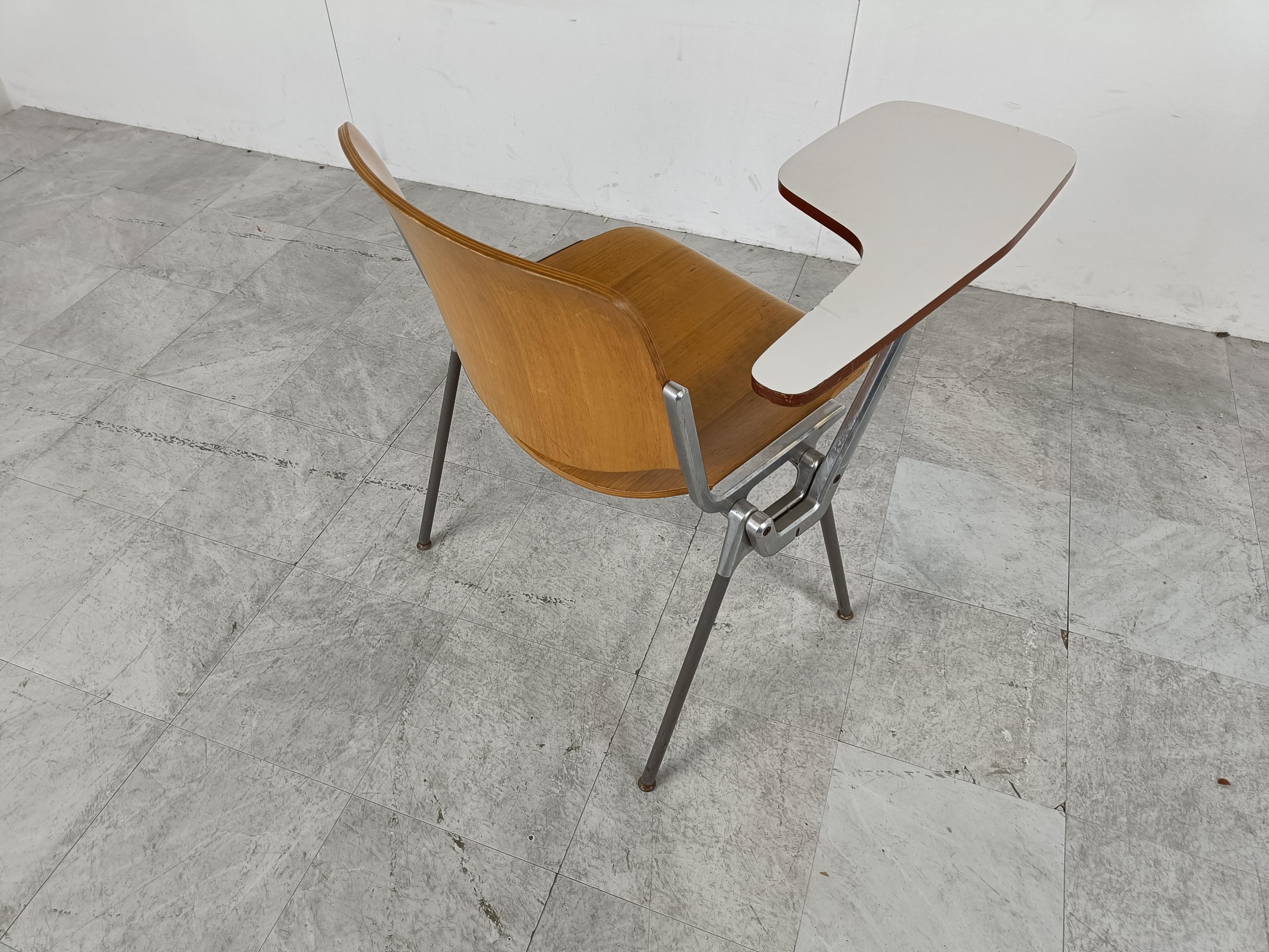 Plywood Vintage Dsc 106 Chair by Giancarlo Piretti for Castelli with Folding Table, 1970 For Sale