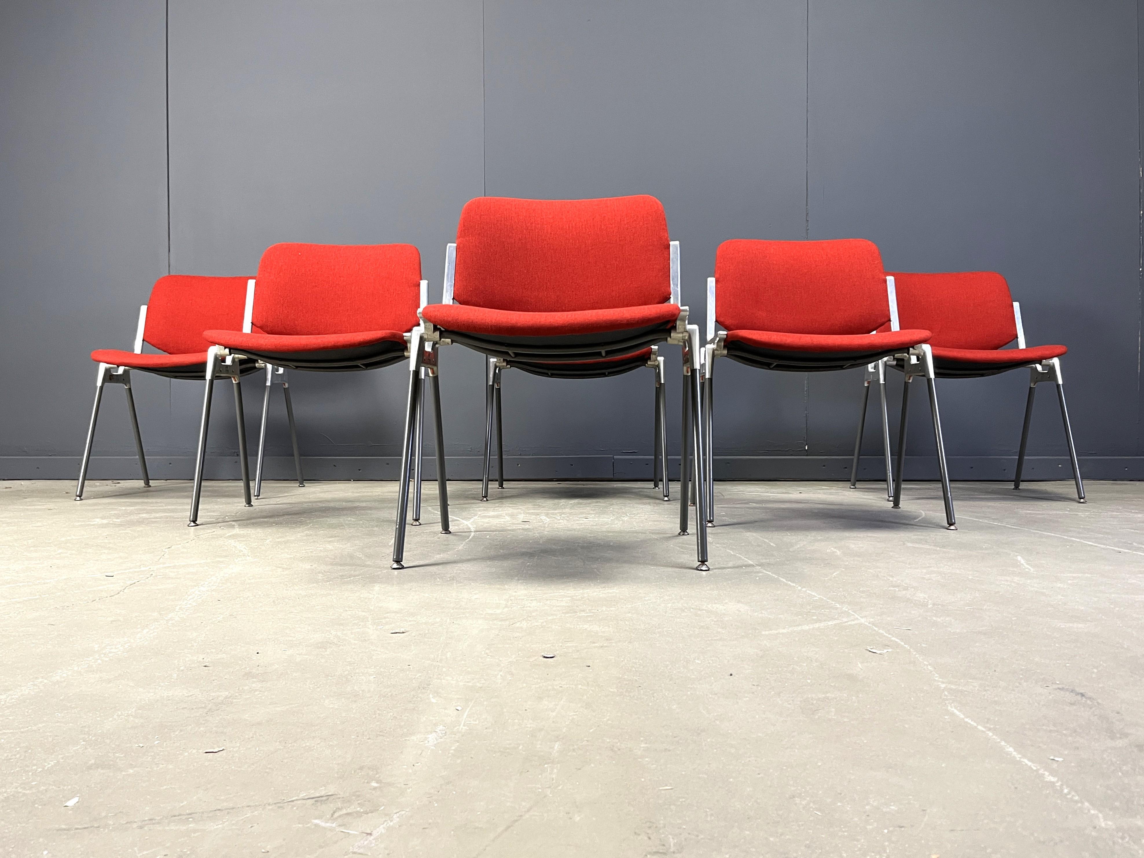 Vintage DSC 106 Side Chairs by Giancarlo Piretti for Castelli, 1970s - set of 6 For Sale 2