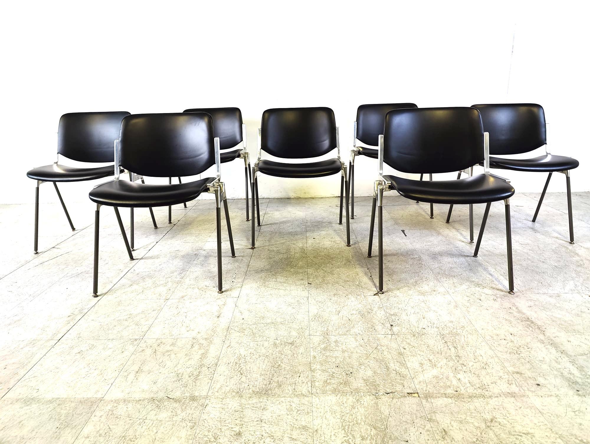 Vintage DSC 106 Side Chairs by Giancarlo Piretti for Castelli In Good Condition For Sale In HEVERLEE, BE