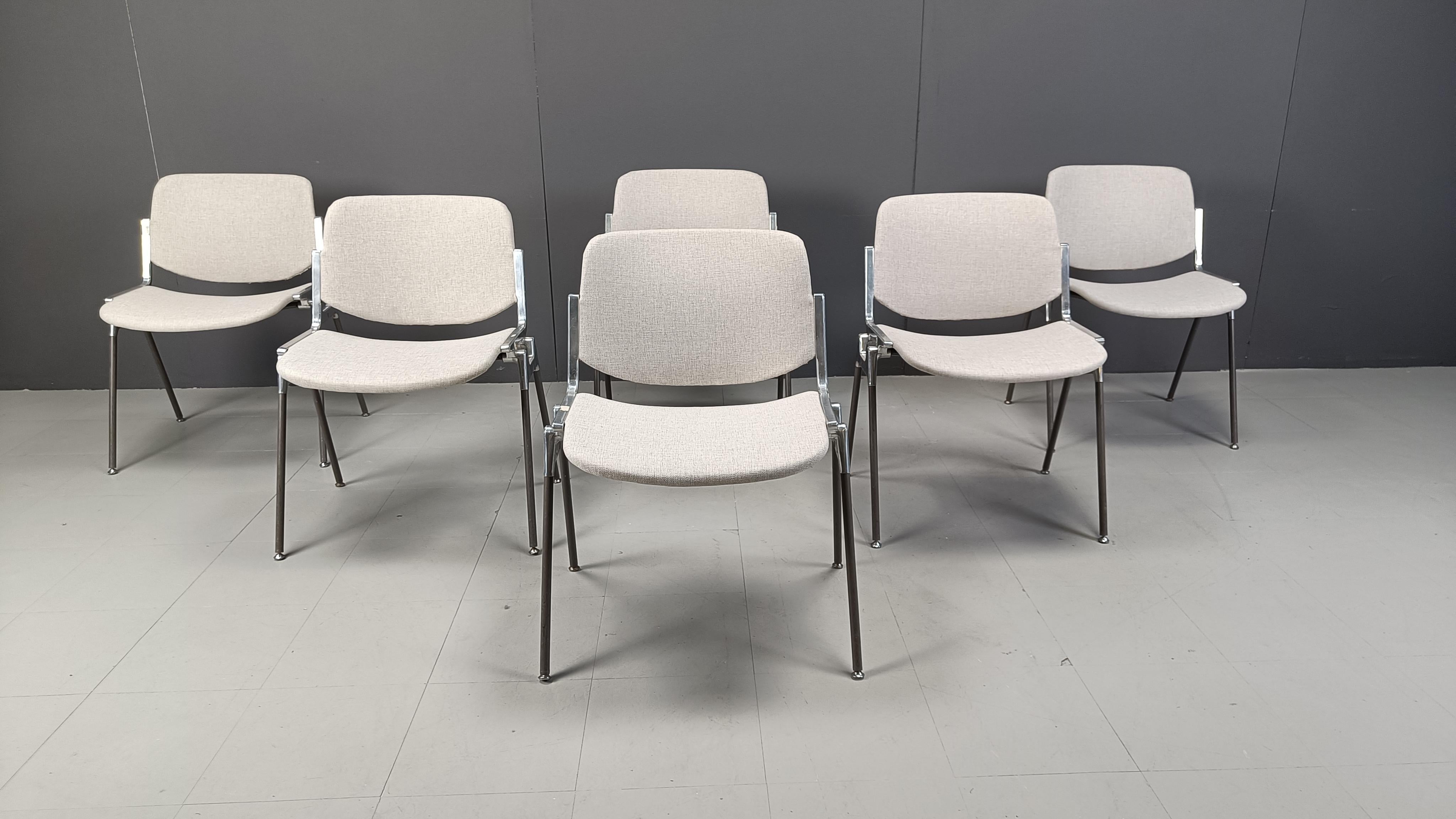 Vintage Dsc 106 Side Chairs By Giancarlo Piretti For Castelli, Set Of 6 For Sale 5