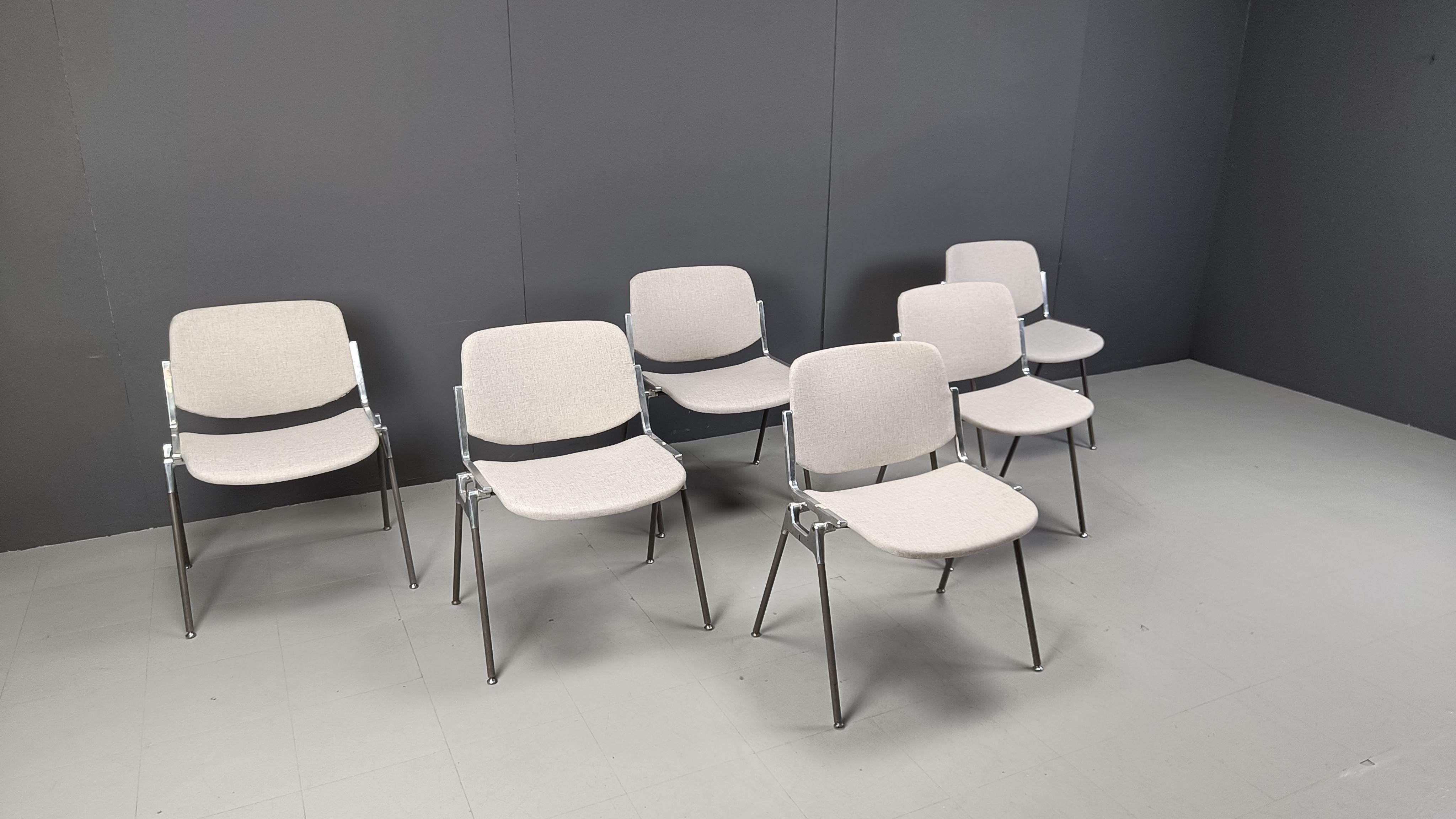 Late 20th Century Vintage Dsc 106 Side Chairs By Giancarlo Piretti For Castelli, Set Of 6 For Sale