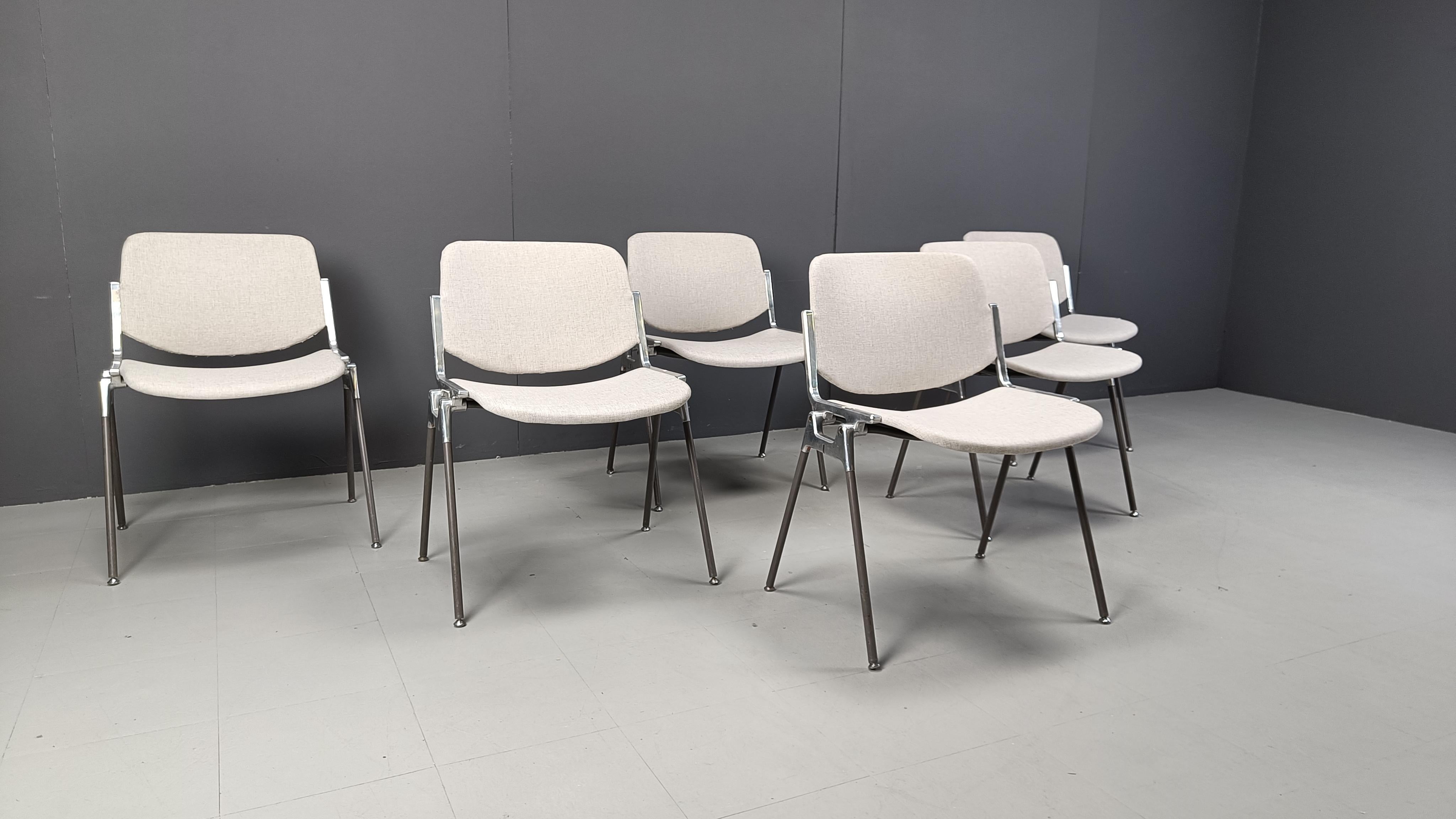 Fabric Vintage Dsc 106 Side Chairs By Giancarlo Piretti For Castelli, Set Of 6 For Sale