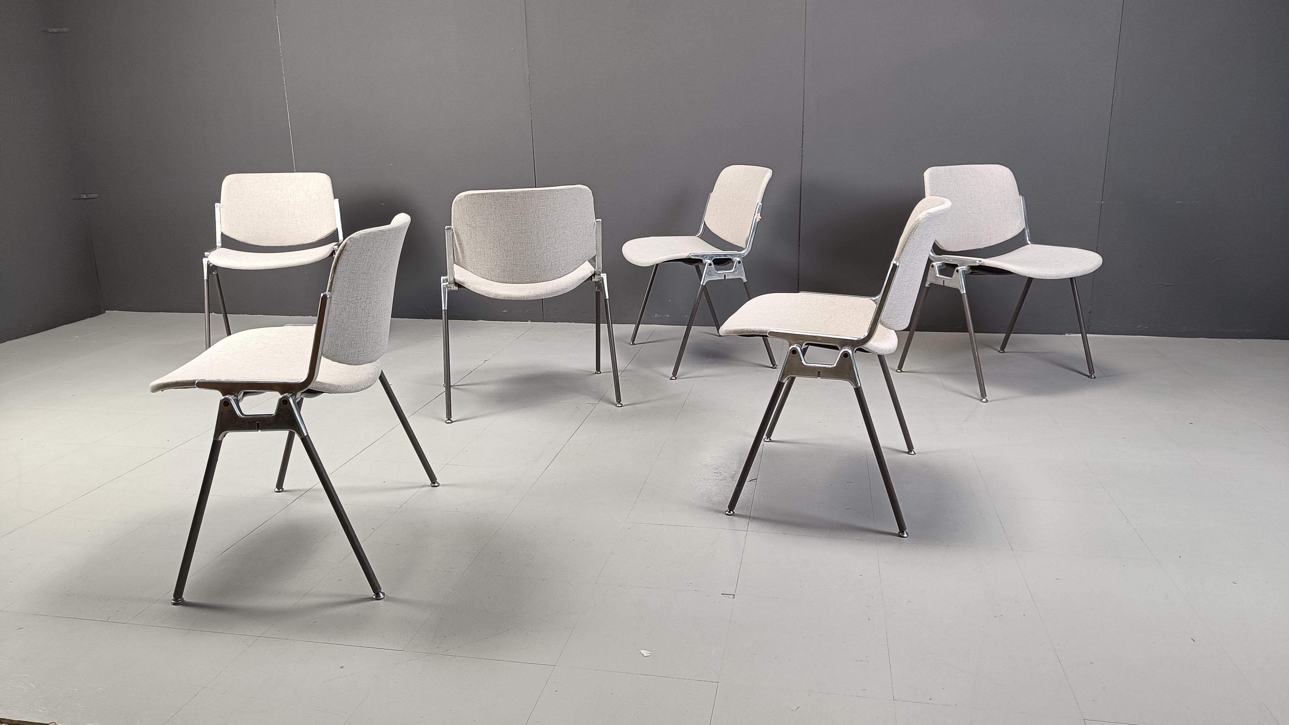 Vintage Dsc 106 Side Chairs By Giancarlo Piretti For Castelli, Set Of 6 For Sale 1