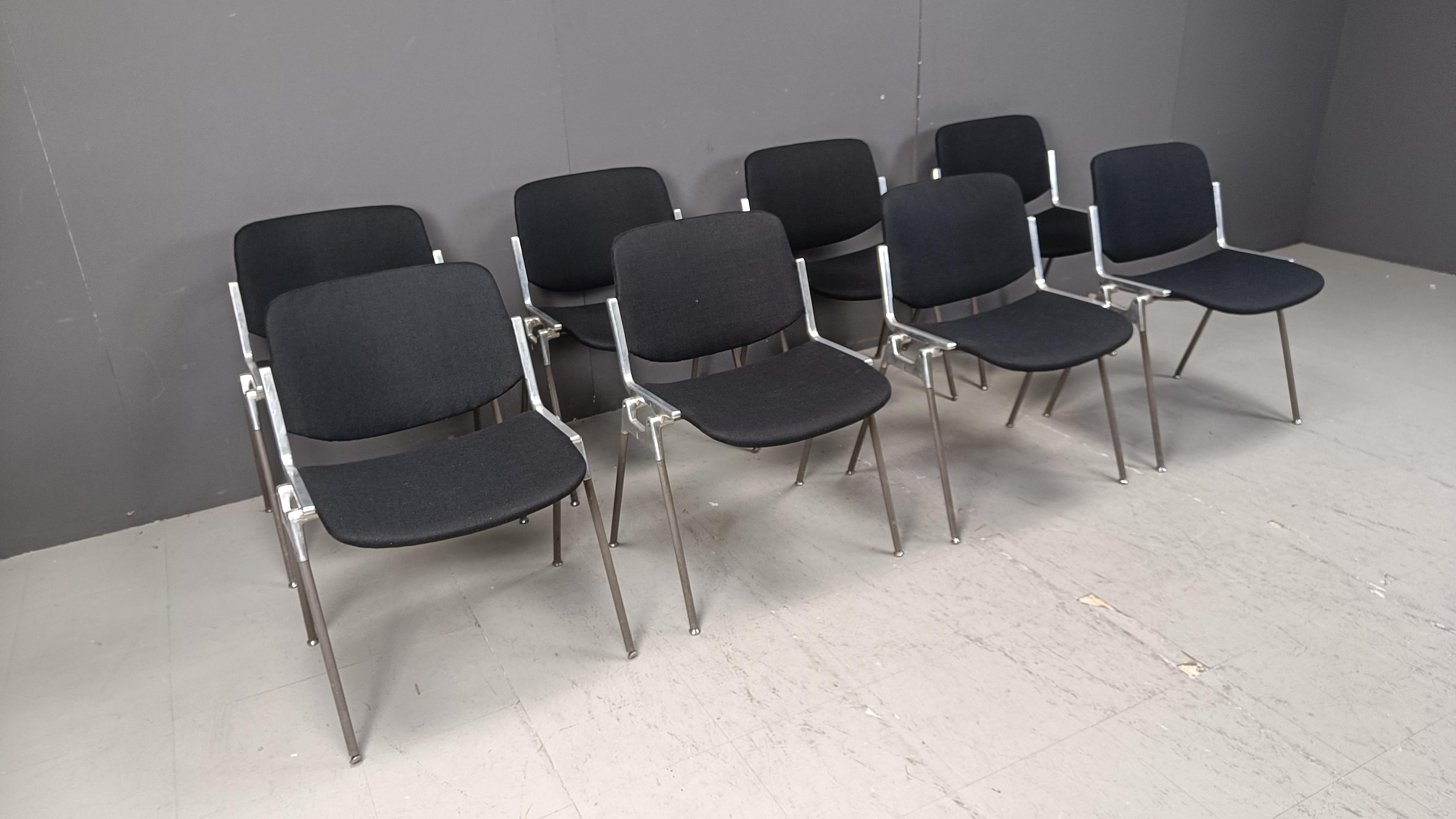 Fine XX secolo Sedie Dsc 106 d'epoca di Giancarlo Piretti per Castelli, set da 8 in vendita