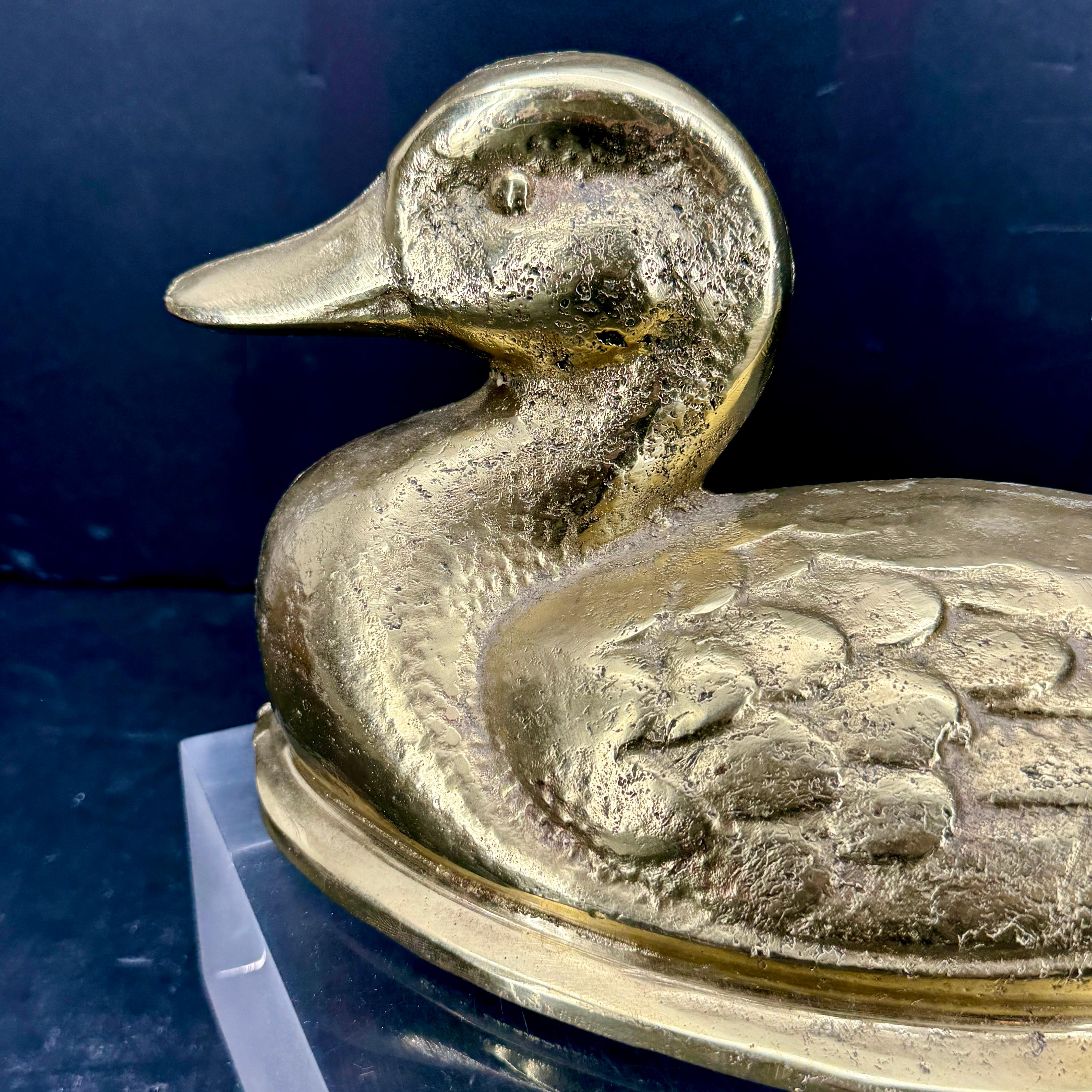 Escultura de pato de latón macizo, Inglaterra, hacia 1970 en venta 3