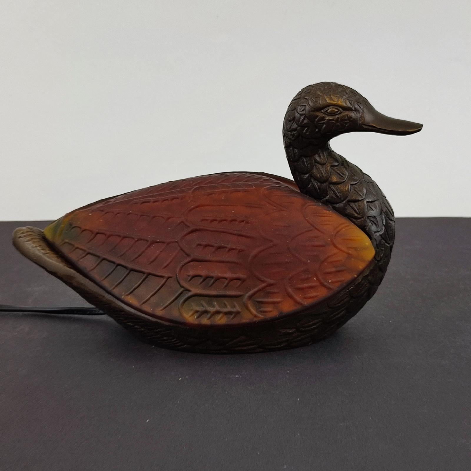 European Vintage Duck Table Lamp in Amber and Green Glass and Metal Bronze Dale Tiffany For Sale