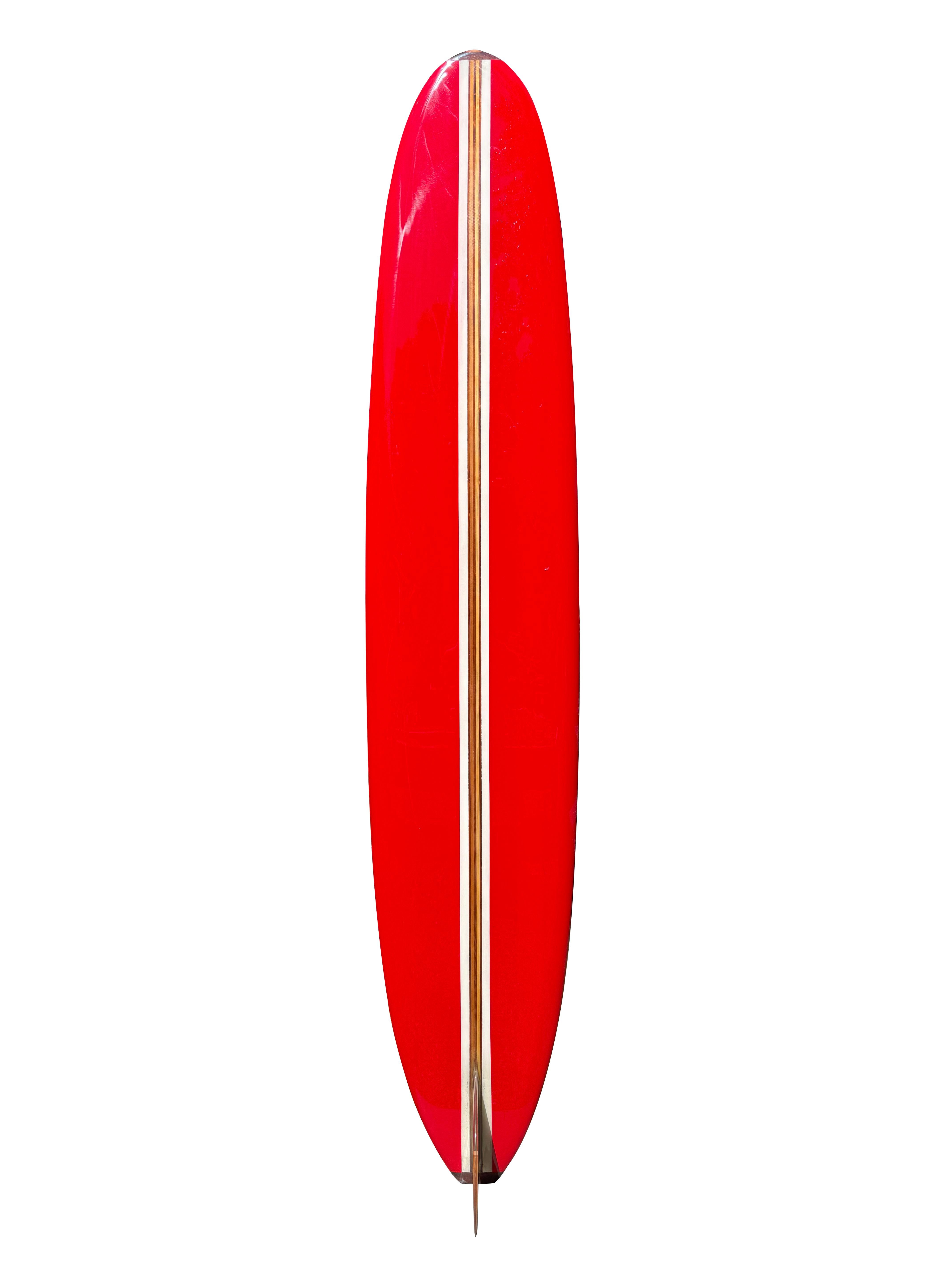 Scopri un vero tesoro della storia del surf con questa longboard Duke Kahanamoku da 9'11