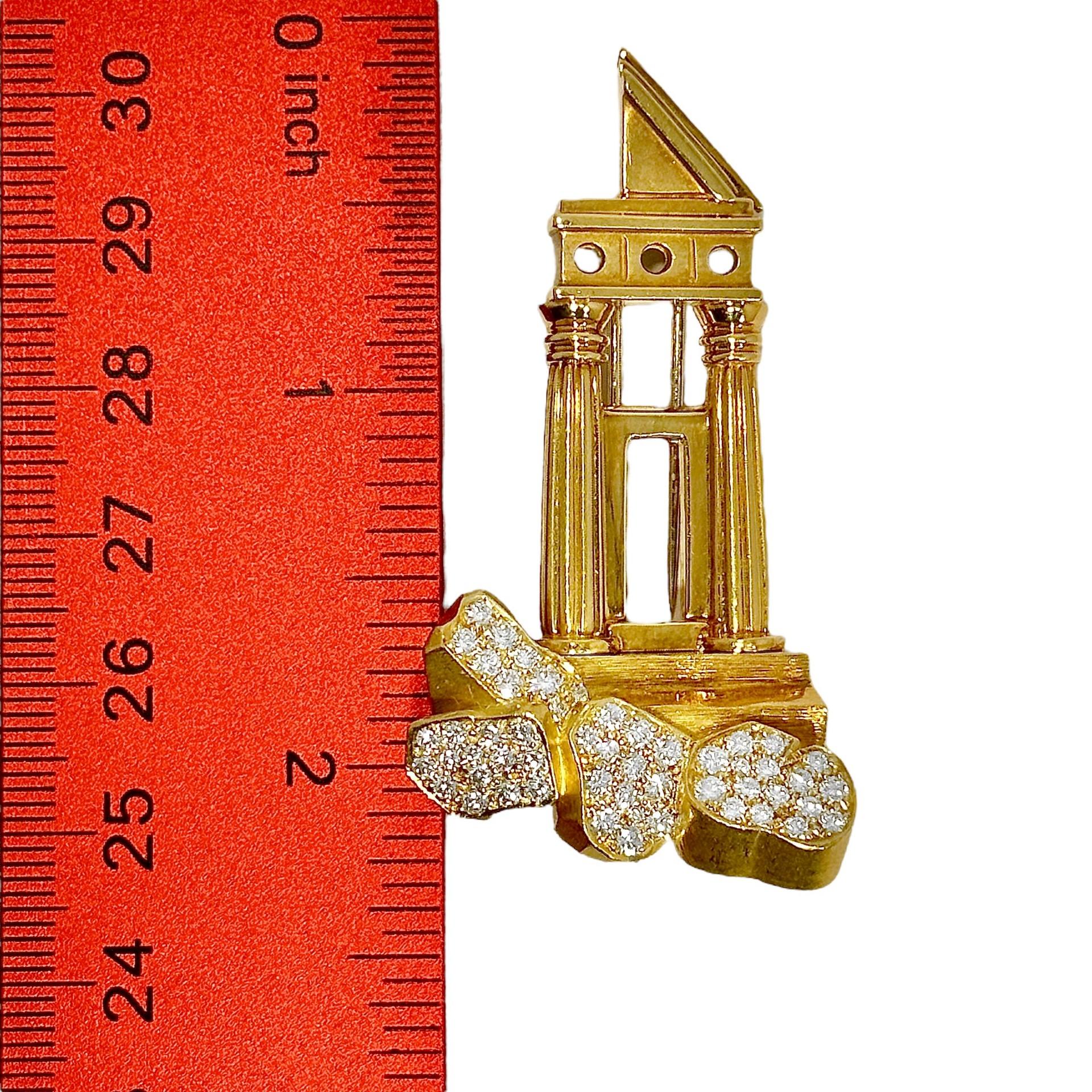 Vintage Dunay Architectural Brooch in 18k Gold and Diamonds For Sale 1