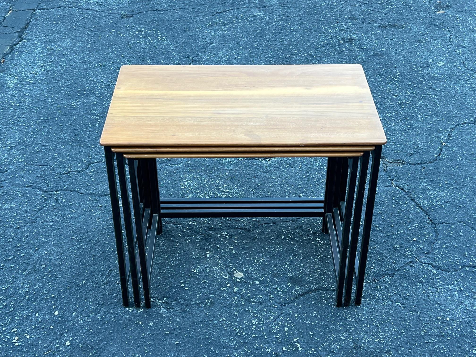 Vintage Dunbar Nesting Tables in Sap Walnut ca' 1950's For Sale 4