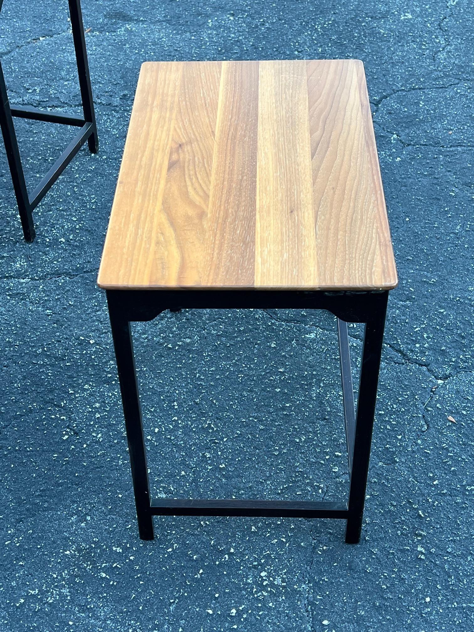 Vintage Dunbar Nesting Tables in Sap Walnut ca' 1950's In Good Condition For Sale In St.Petersburg, FL