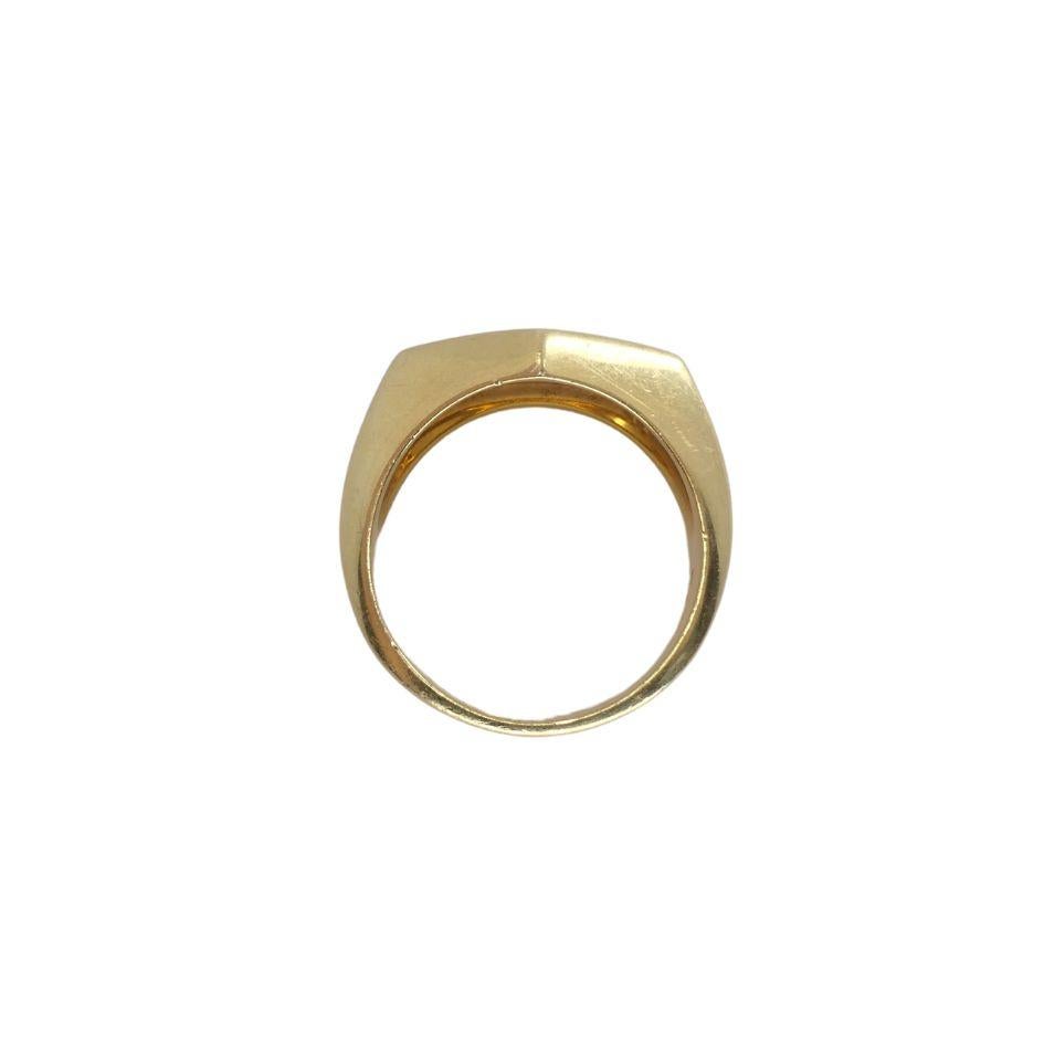 Women's or Men's Vintage Dunhill 18k Gold Lion Signet Ring