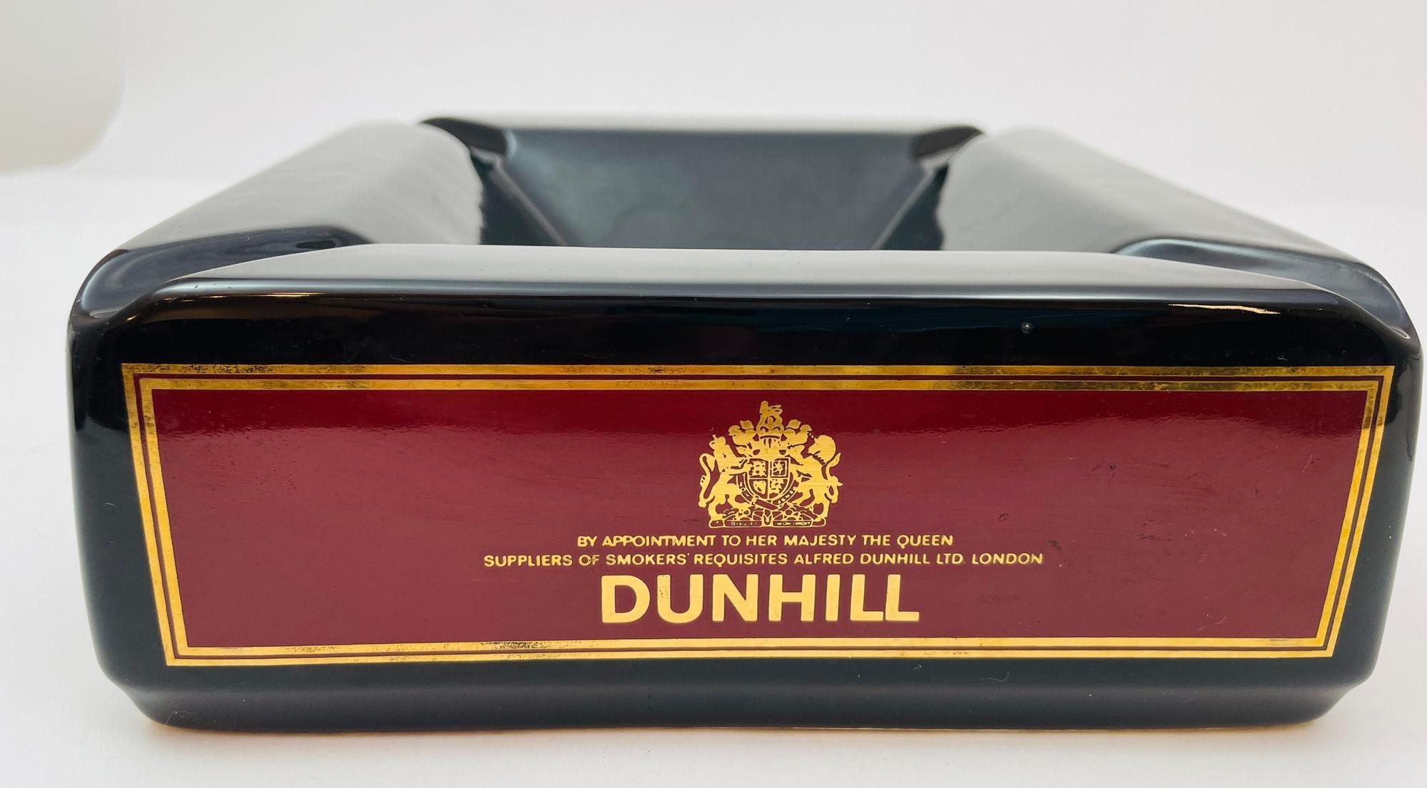 Gran cenicero vintage de cerámica Dunhill cuadrado grande de colección de Wade England Royal rojo y negro.
Cenicero de porcelana para puros de colección Vintage Alfred Dunhill en Inglaterra.
Material: Porcelana de prestigio esmaltada con letras