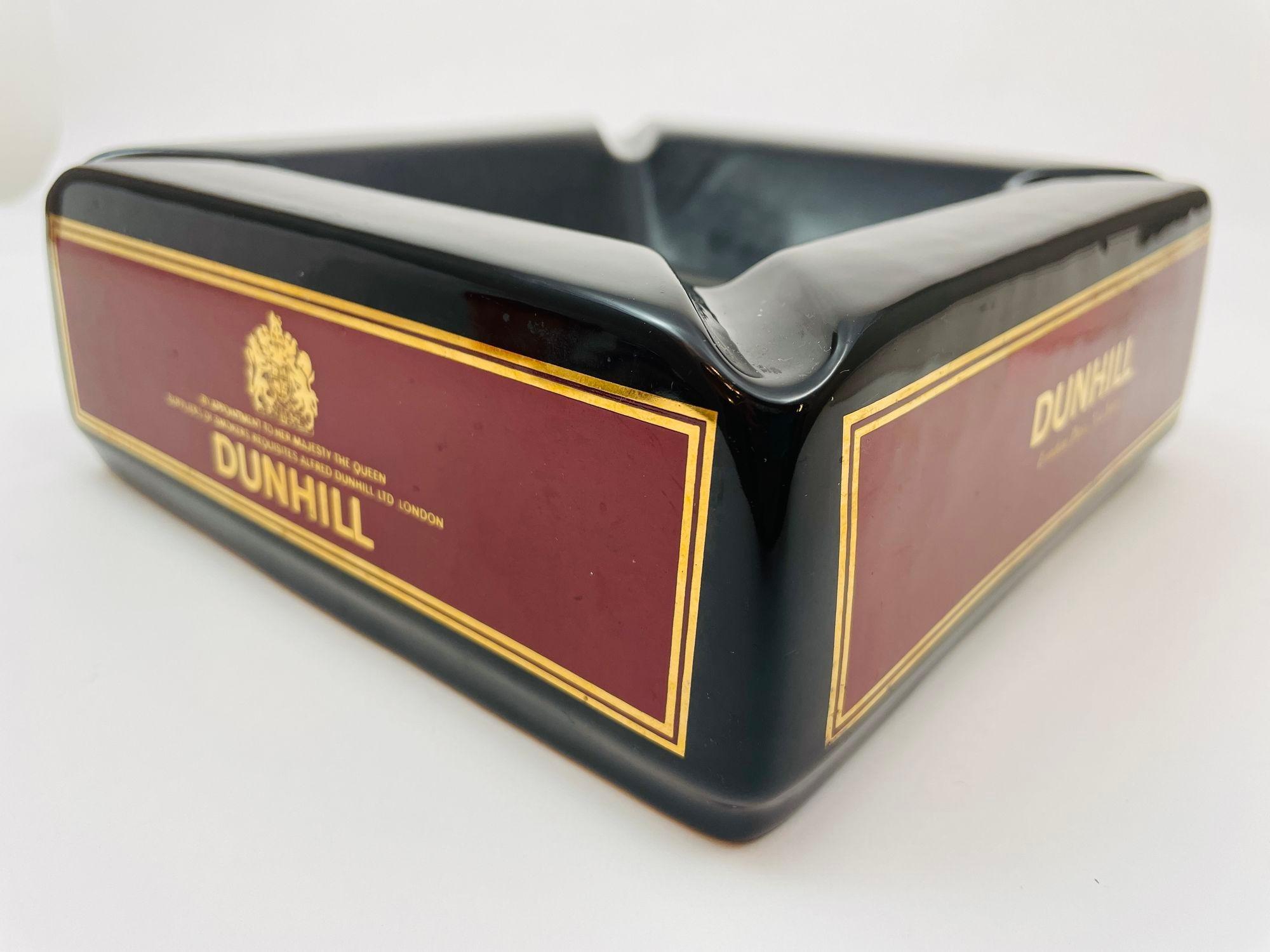 Cenicero Vintage Dunhill Cigarros Inglaterra Negro y Rojo, Coleccionable Años 60 siglo XX