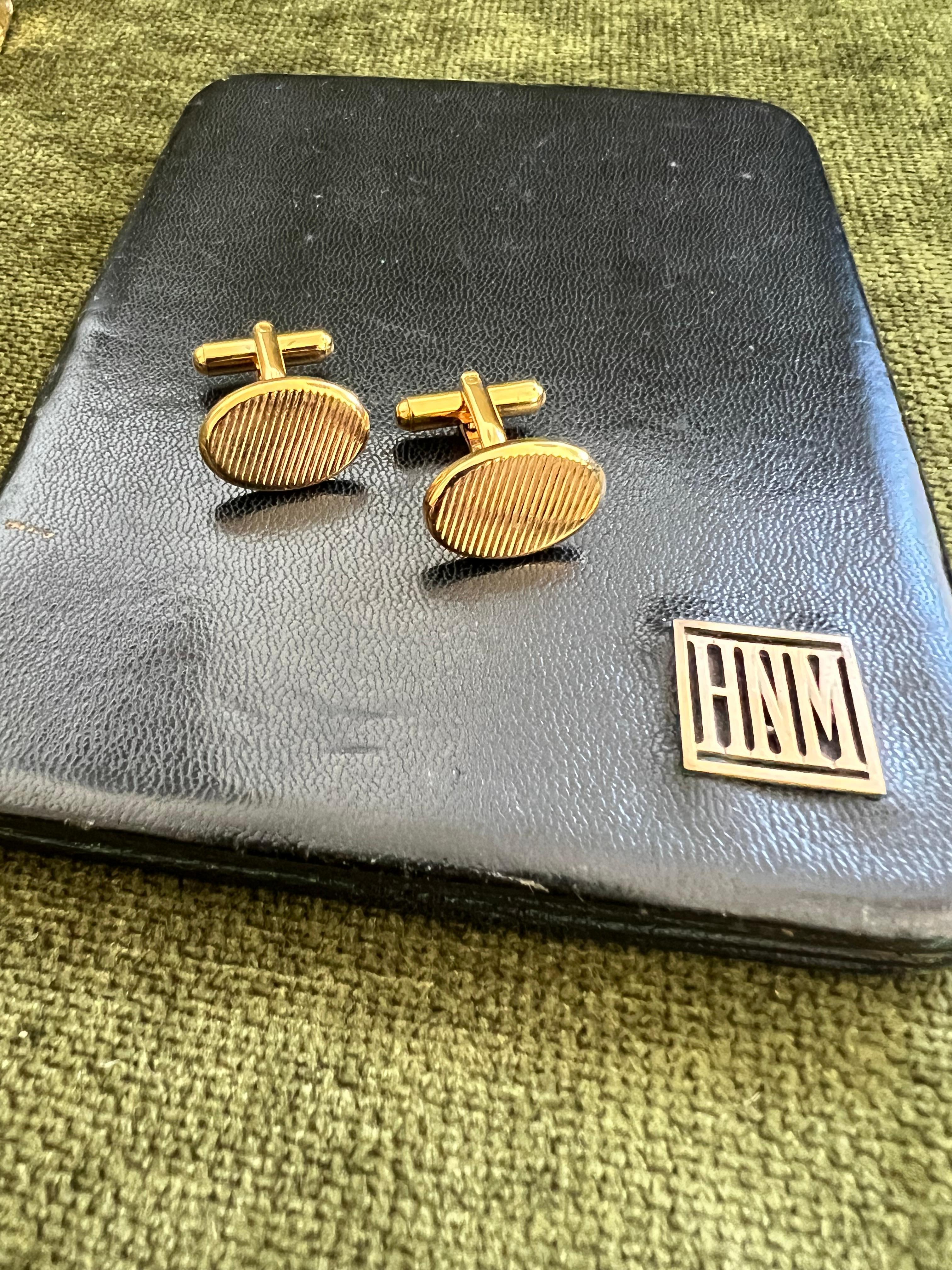 Vintage Dunhill Cigarette Case, Lighter & Tie Clip & Heritage Cufflinks Set For Sale 1