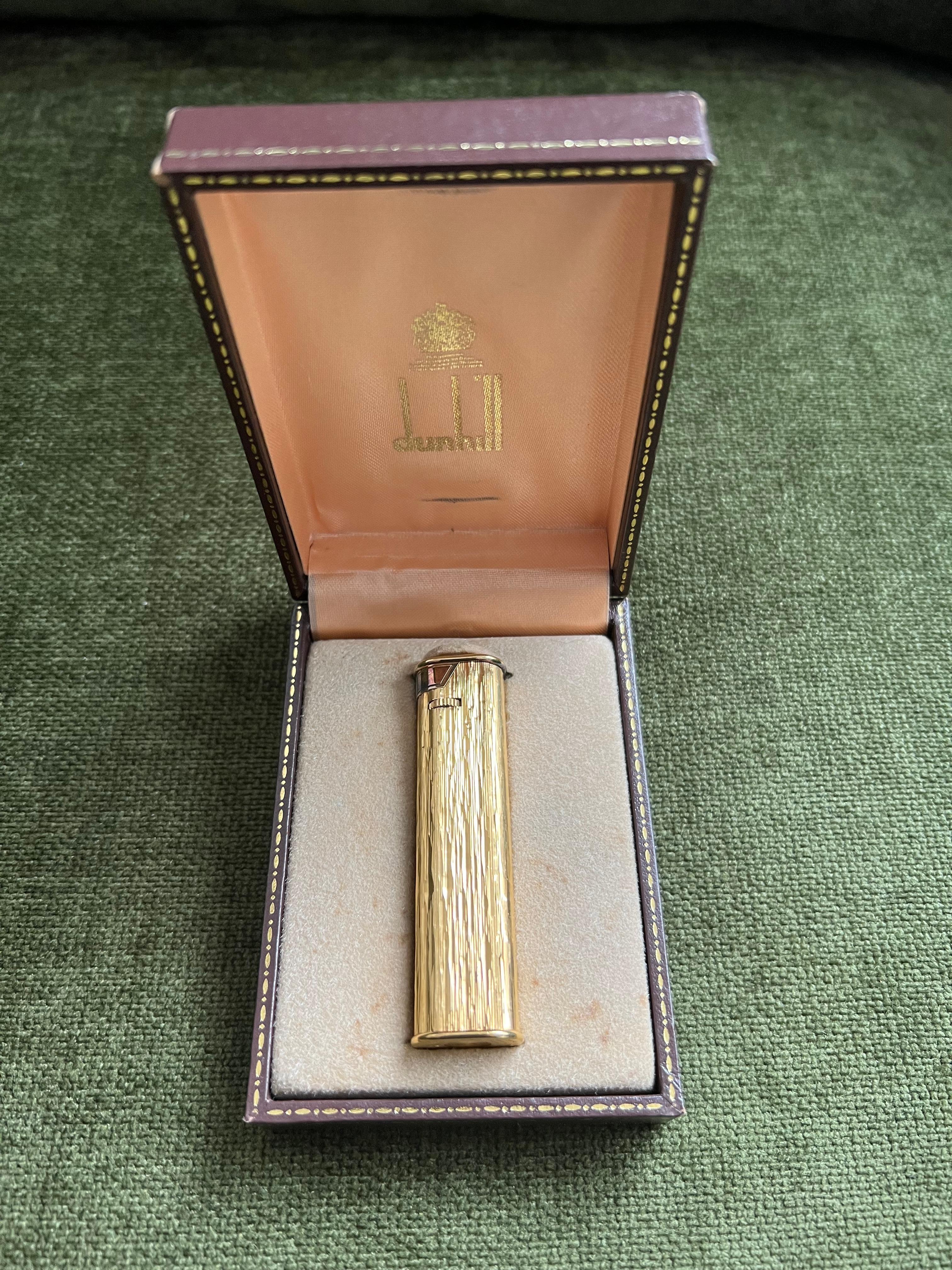 Dunhill Rare Vintage Gold plated.
Vintage Dunhill gold plated Evening lighter.
This lighter was made in 1960s to 1970s as an evening lighter, 
it has a long slim silhouette. 
Perfect fit for your inside pocket in your evening jacket or tuxedo, this