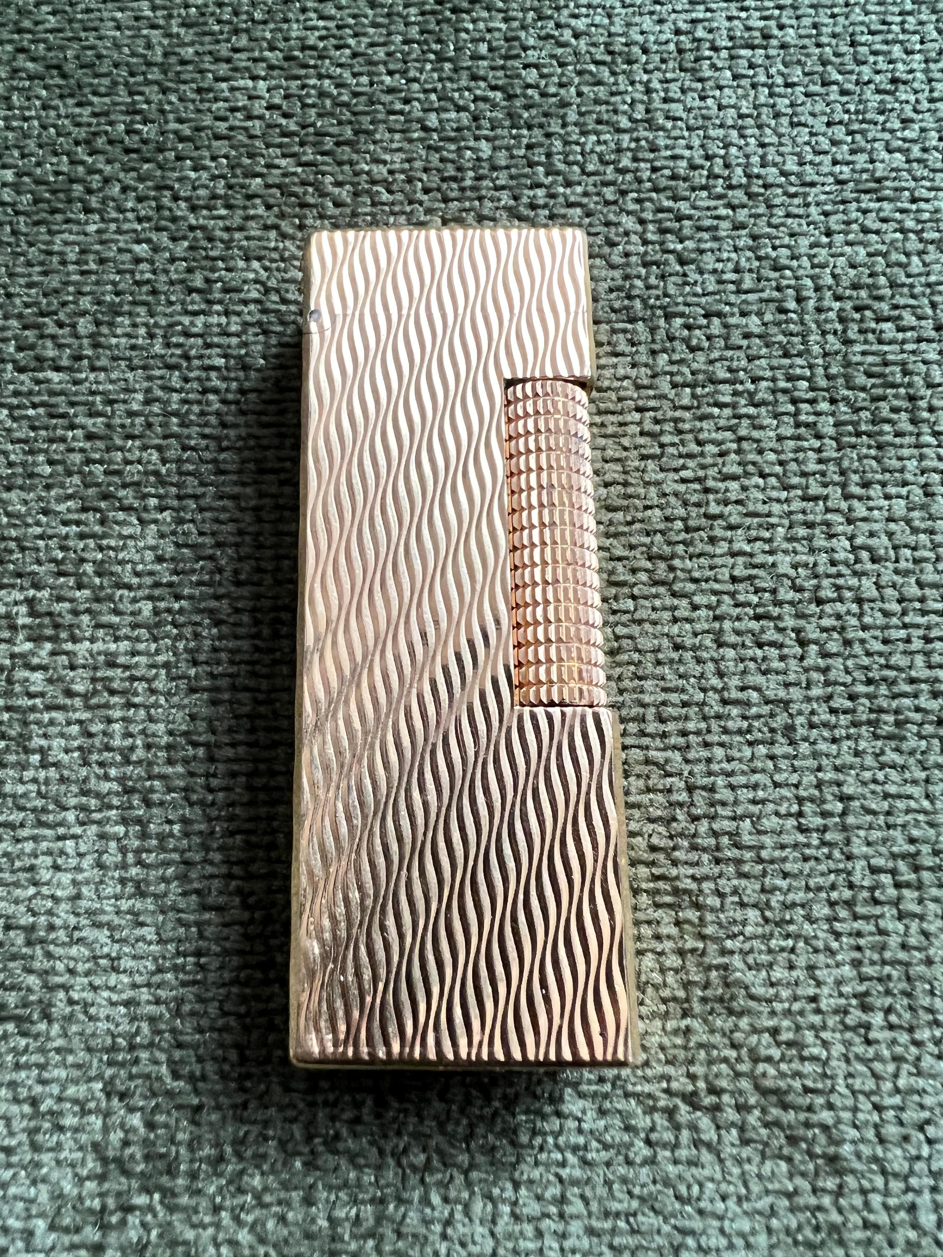 Art Deco Vintage Dunhill Gold Plated Swiss Made Wave Rare Pattern Lighter