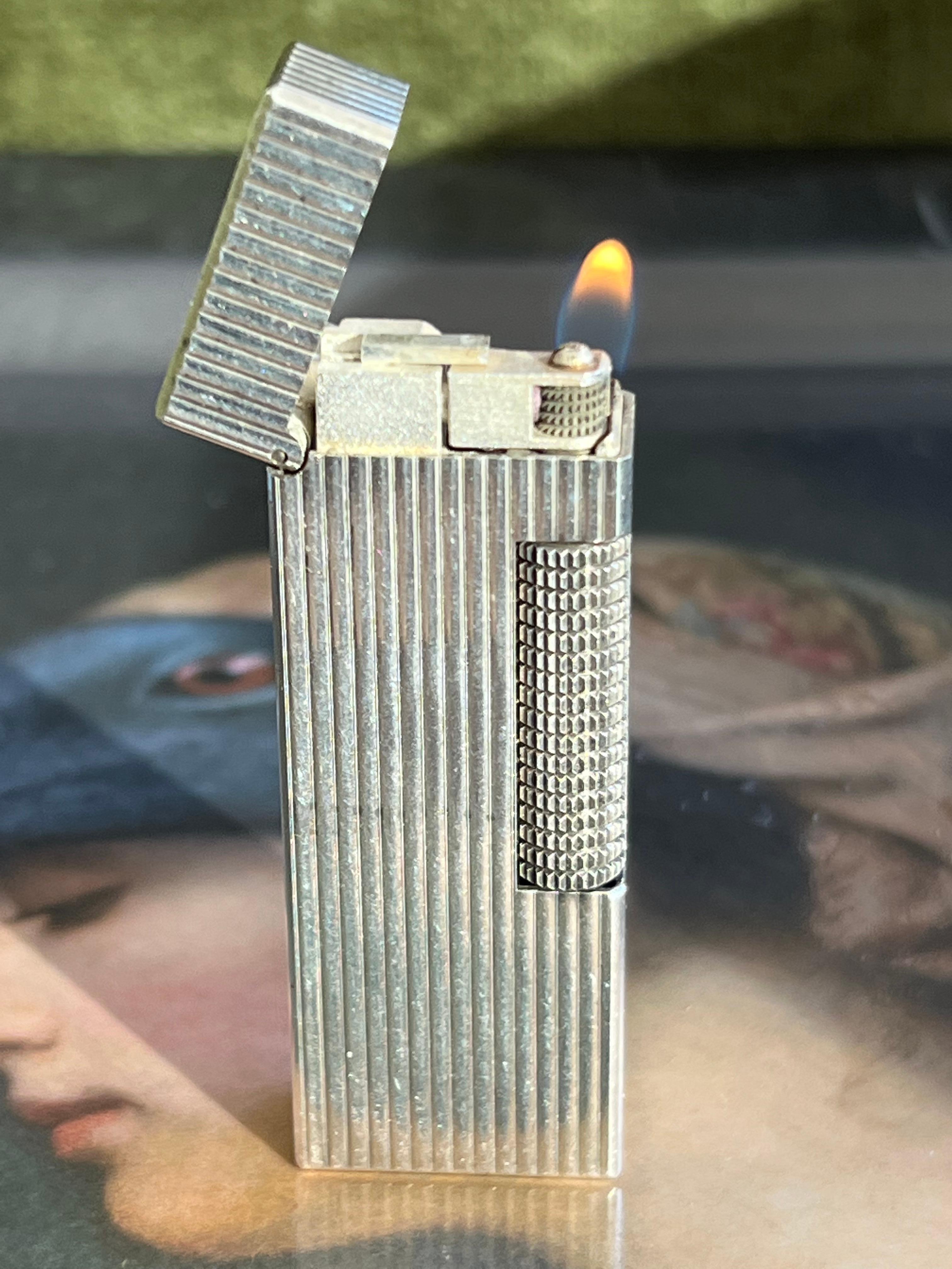 Seltenes versilbertes Schweizer Vintage-Leuchter von Dunhill mit Original-Etui für Damen oder Herren