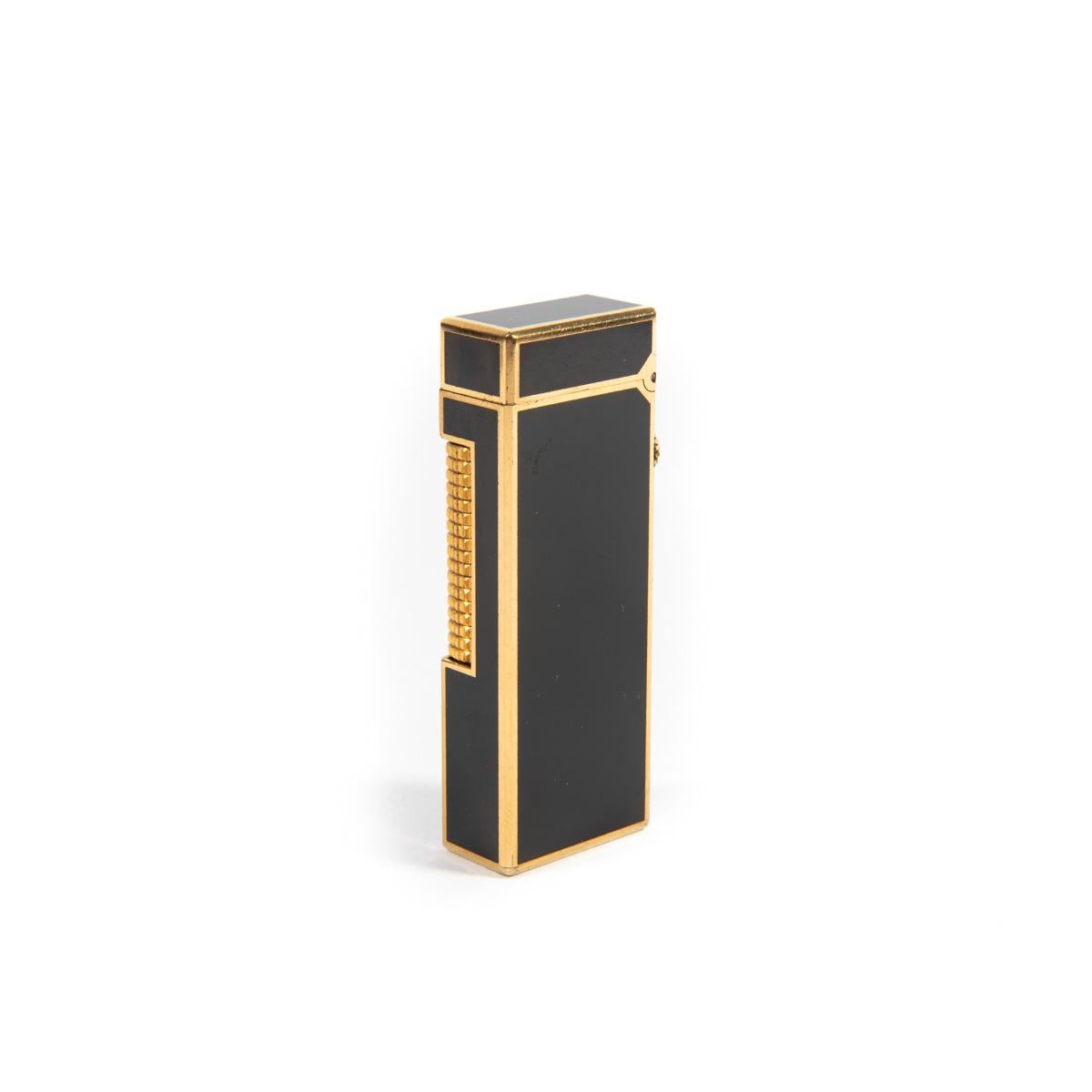 Vintage DUNHILL Rollagas Lighter Black Lacquered Gold Plated 1970s In Good Condition In DELFT, NL
