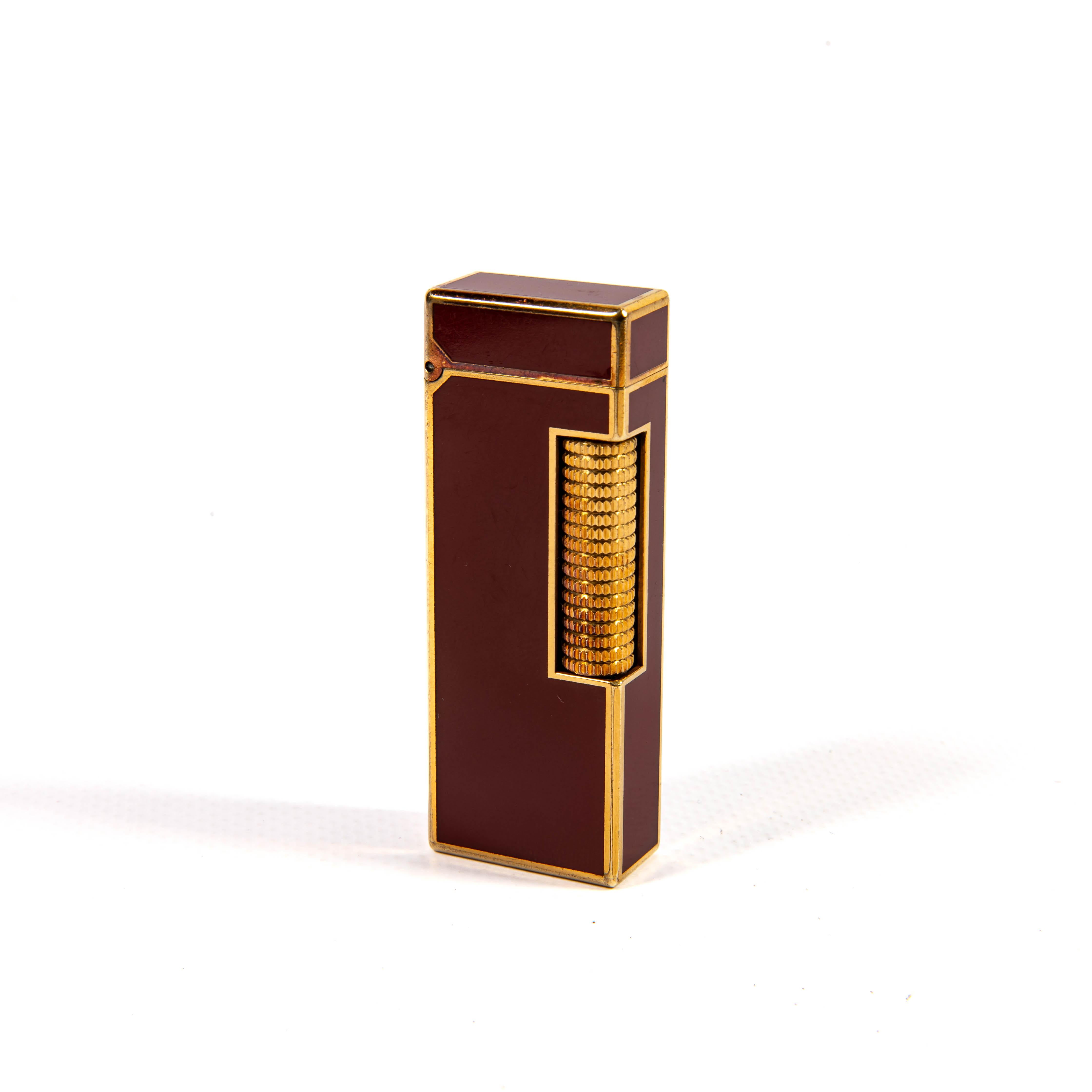 In the world of luxury smoking accessories, certain brands stand the test of time, offering devotees more than just functionality but a connection to a storied past. Dunhill epitomizes this ideal with its exceptional craftsmanship in lighter design.