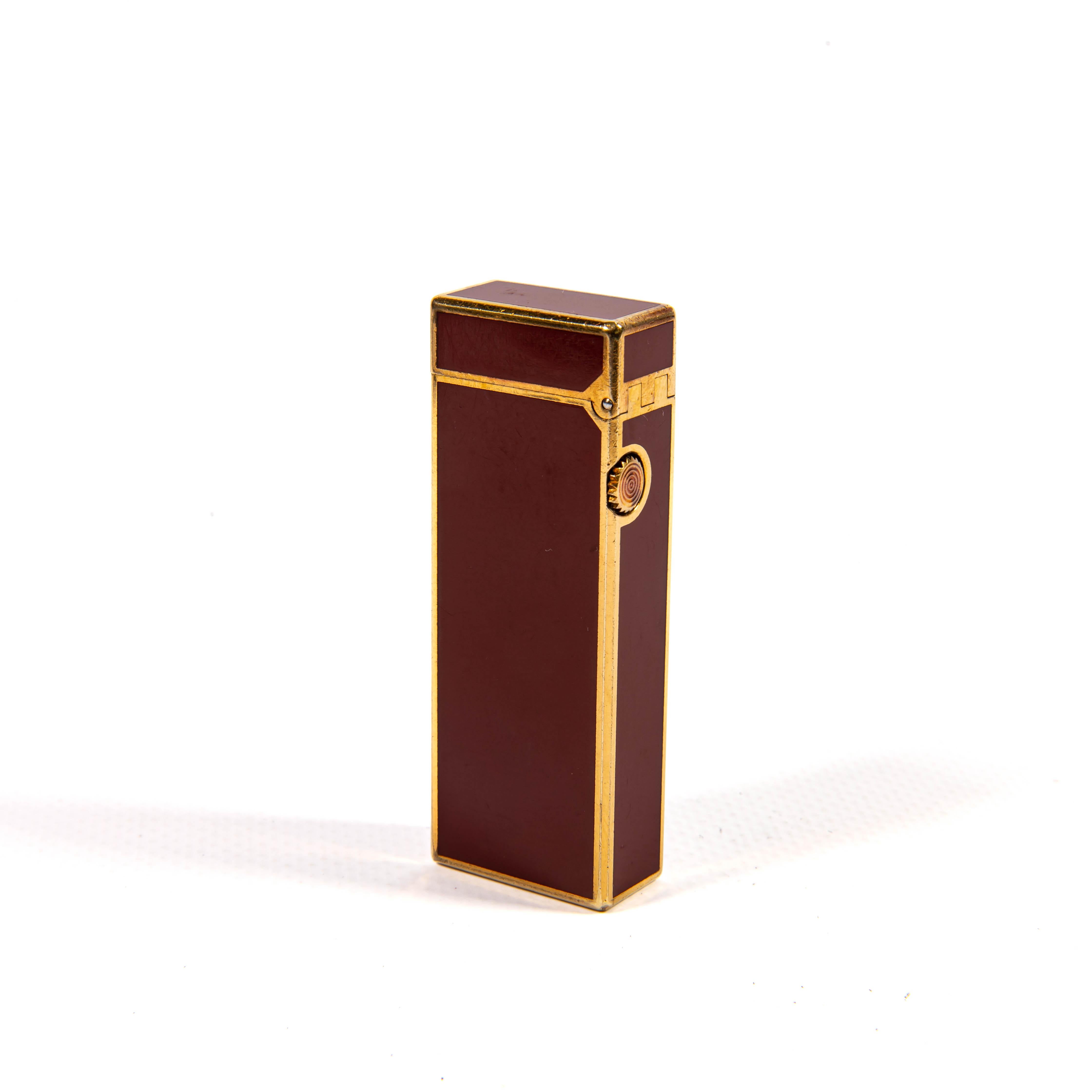 Women's or Men's Vintage DUNHILL Rollagas Lighter Red Lacquered 1970s For Sale