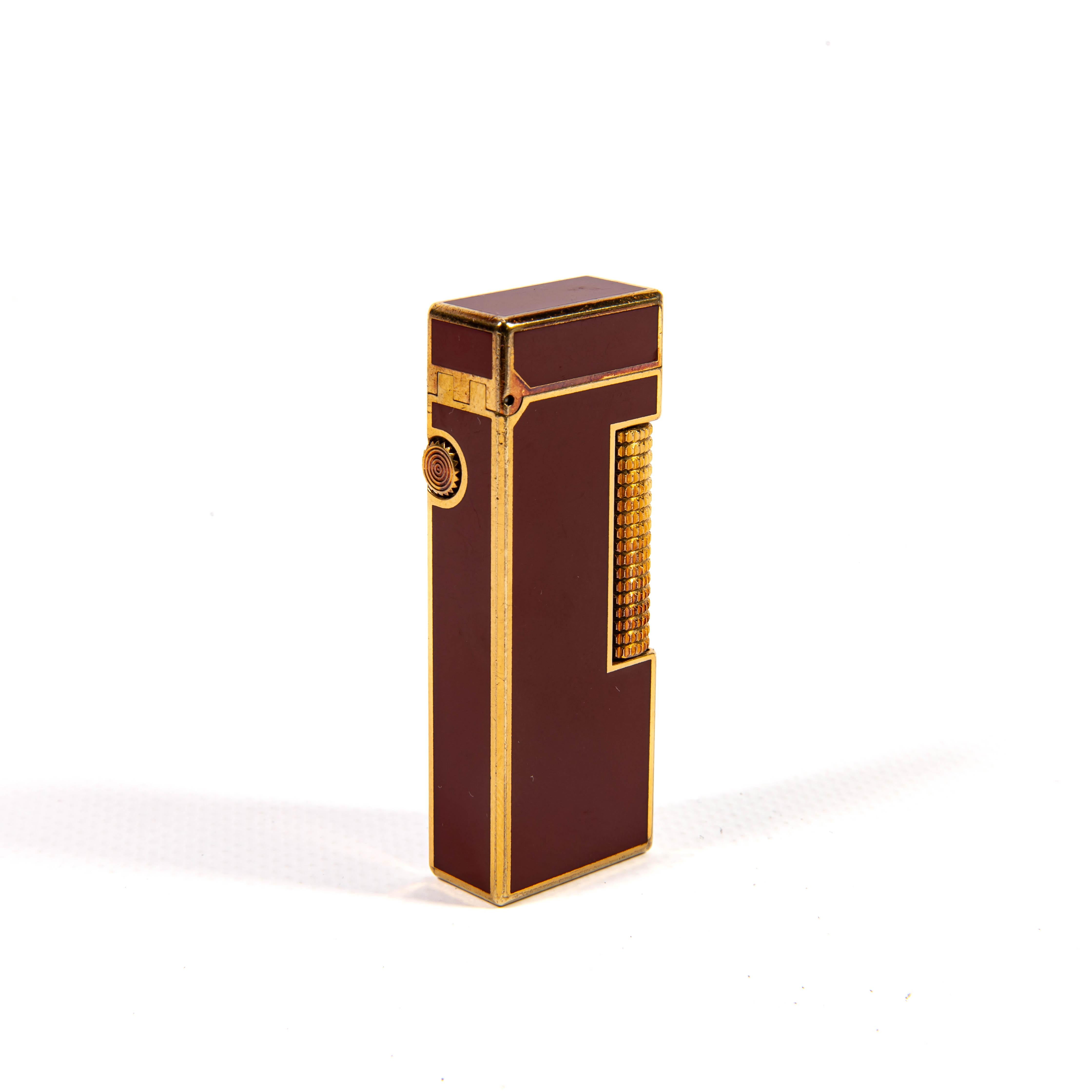 Vintage DUNHILL Rollagas Lighter Red Lacquered 1970s For Sale 1