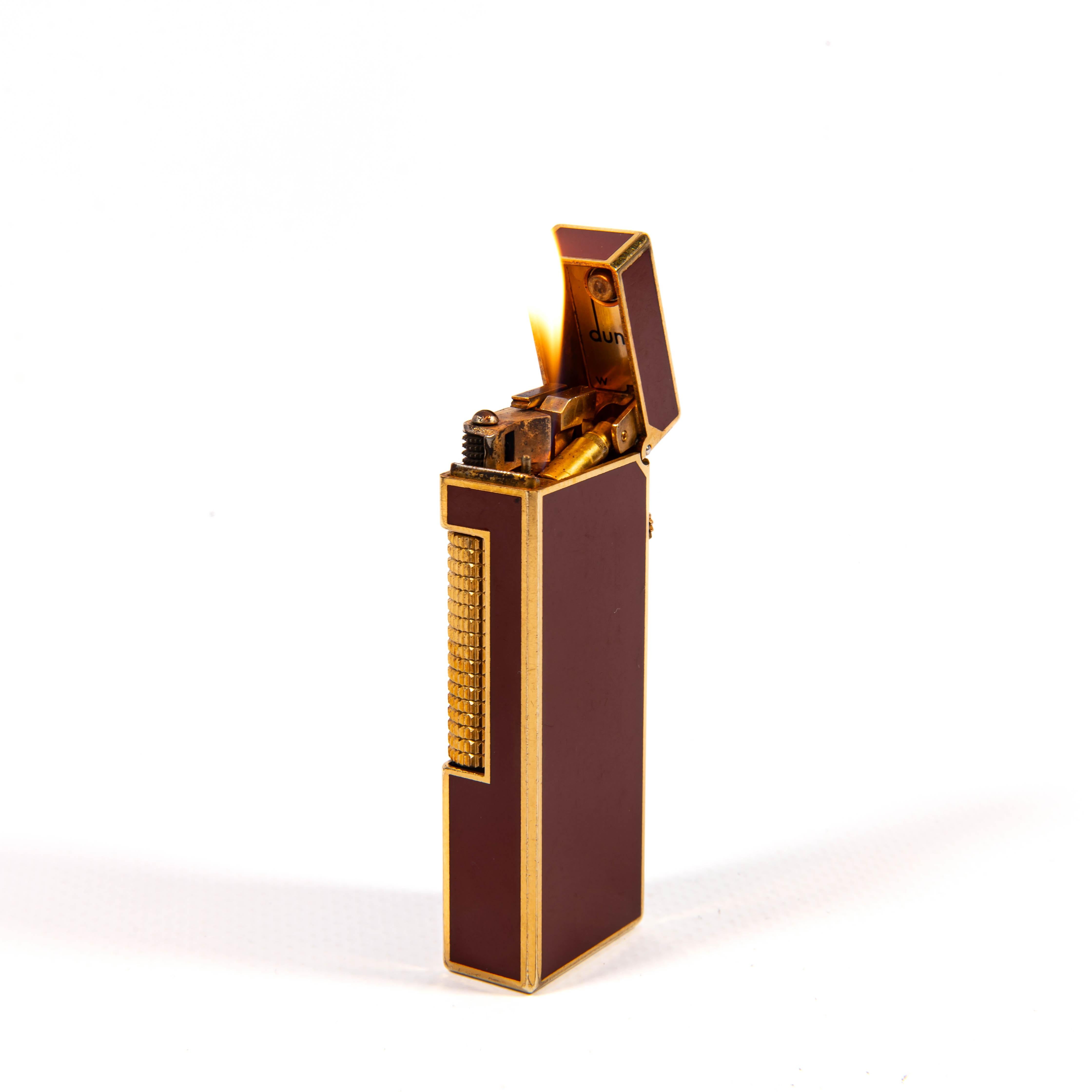 Vintage DUNHILL Rollagas Lighter Red Lacquered 1970s For Sale 3
