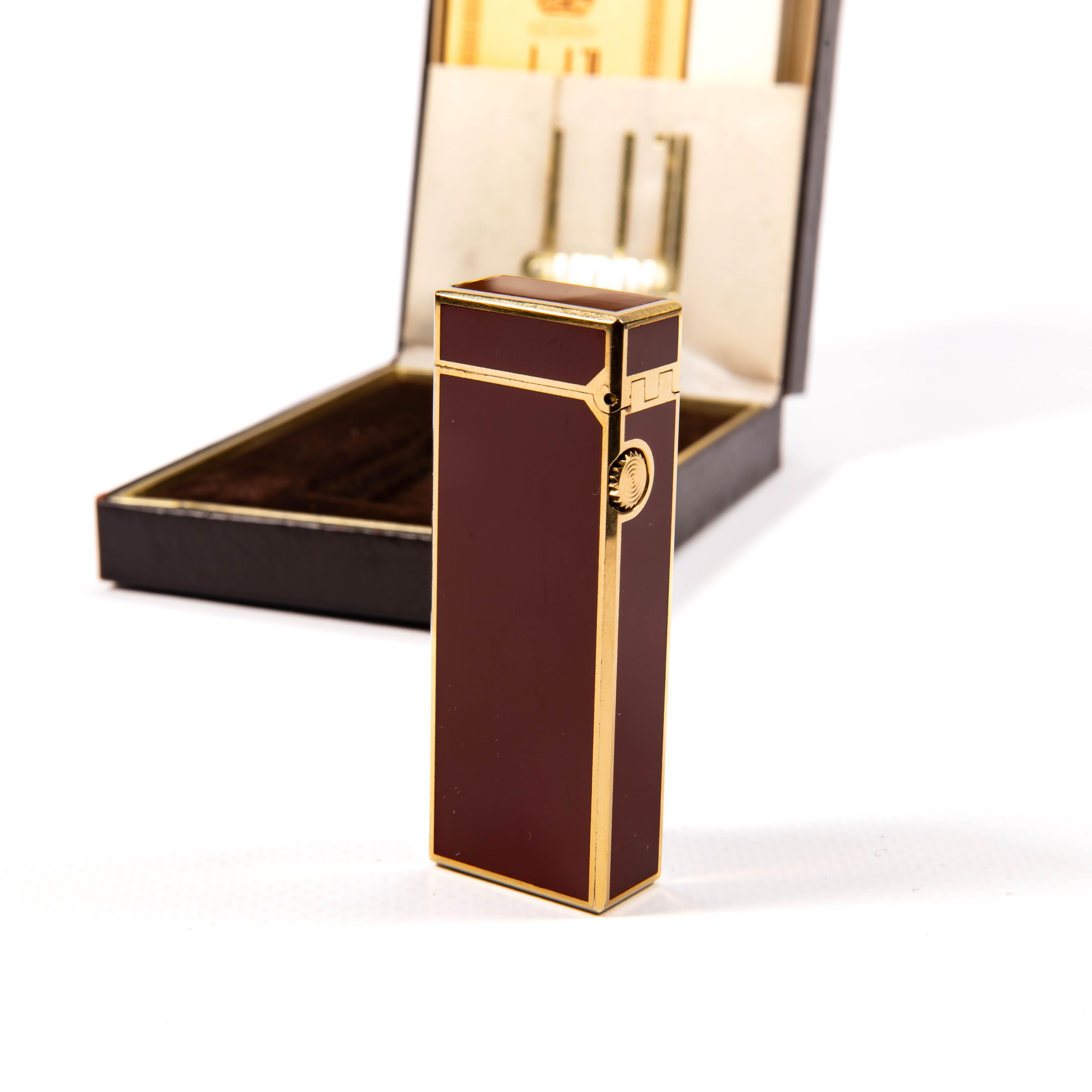 Vintage Dunhill Rollagas Lighter Red Lacquered in Box 1970 en vente 1