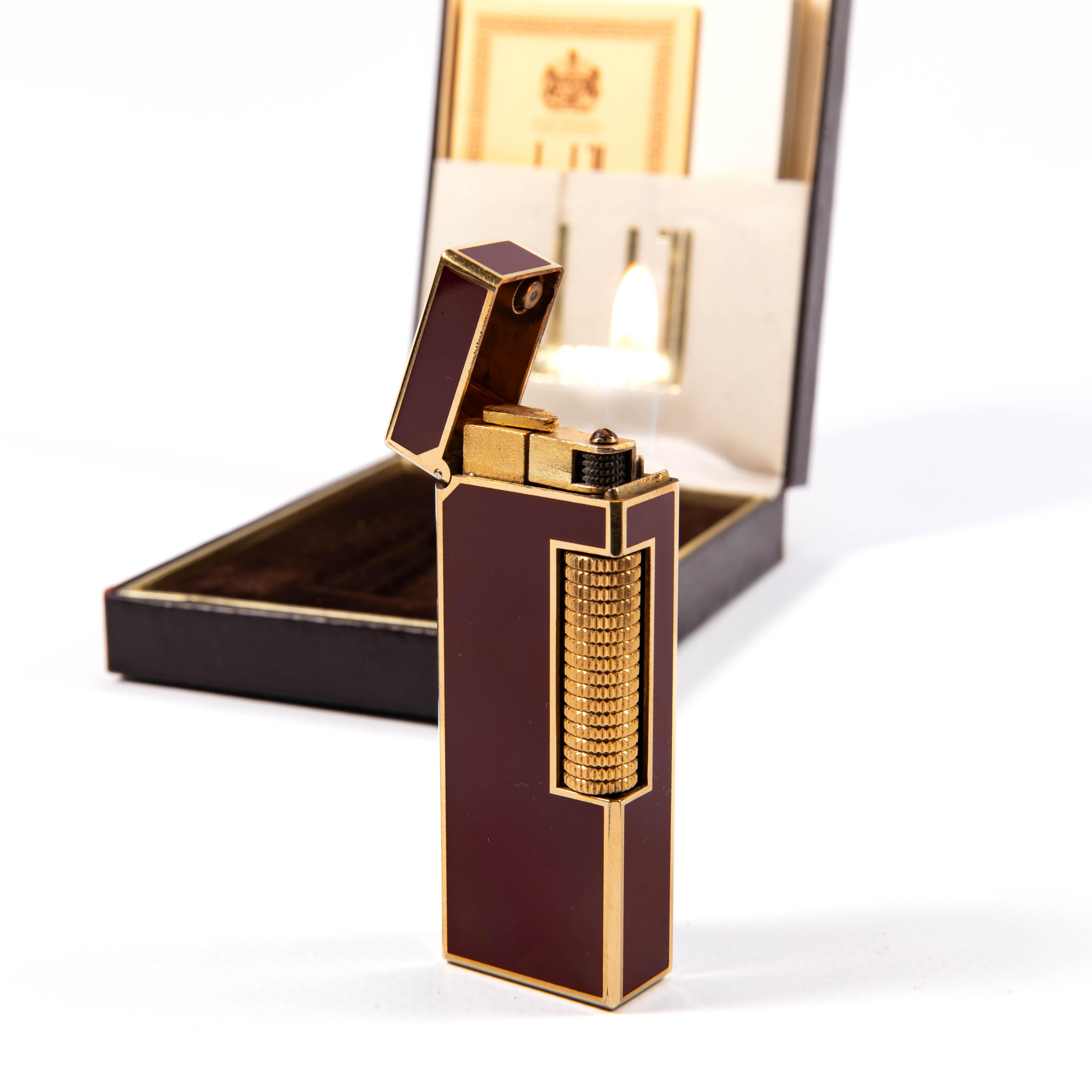 Vintage Dunhill Rollagas Lighter Red Lacquered in Box 1970 en vente 3
