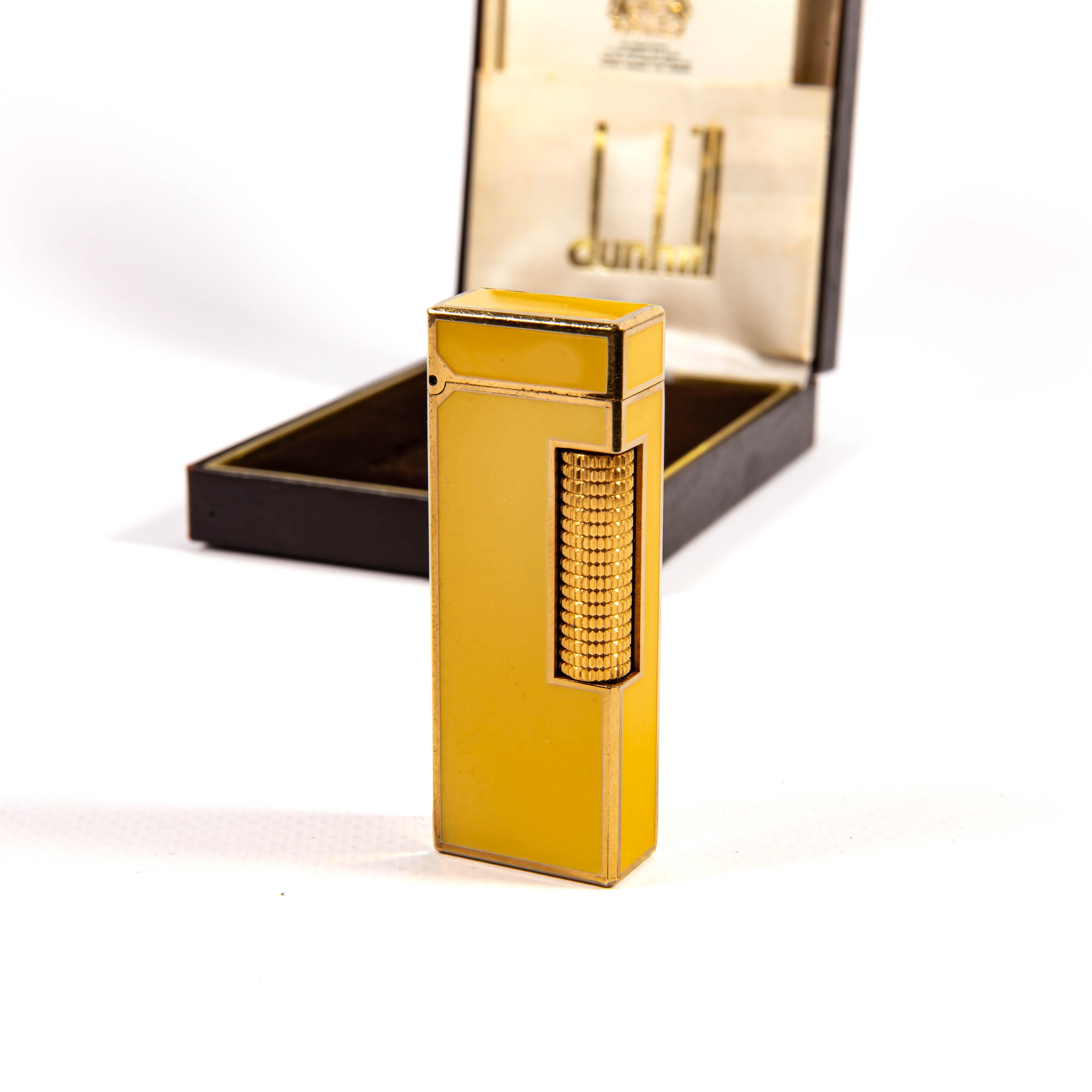 Vintage Dunhill Rollagas Lighter Yellow Lacquered in Box 1970s Bon état - En vente à DELFT, NL