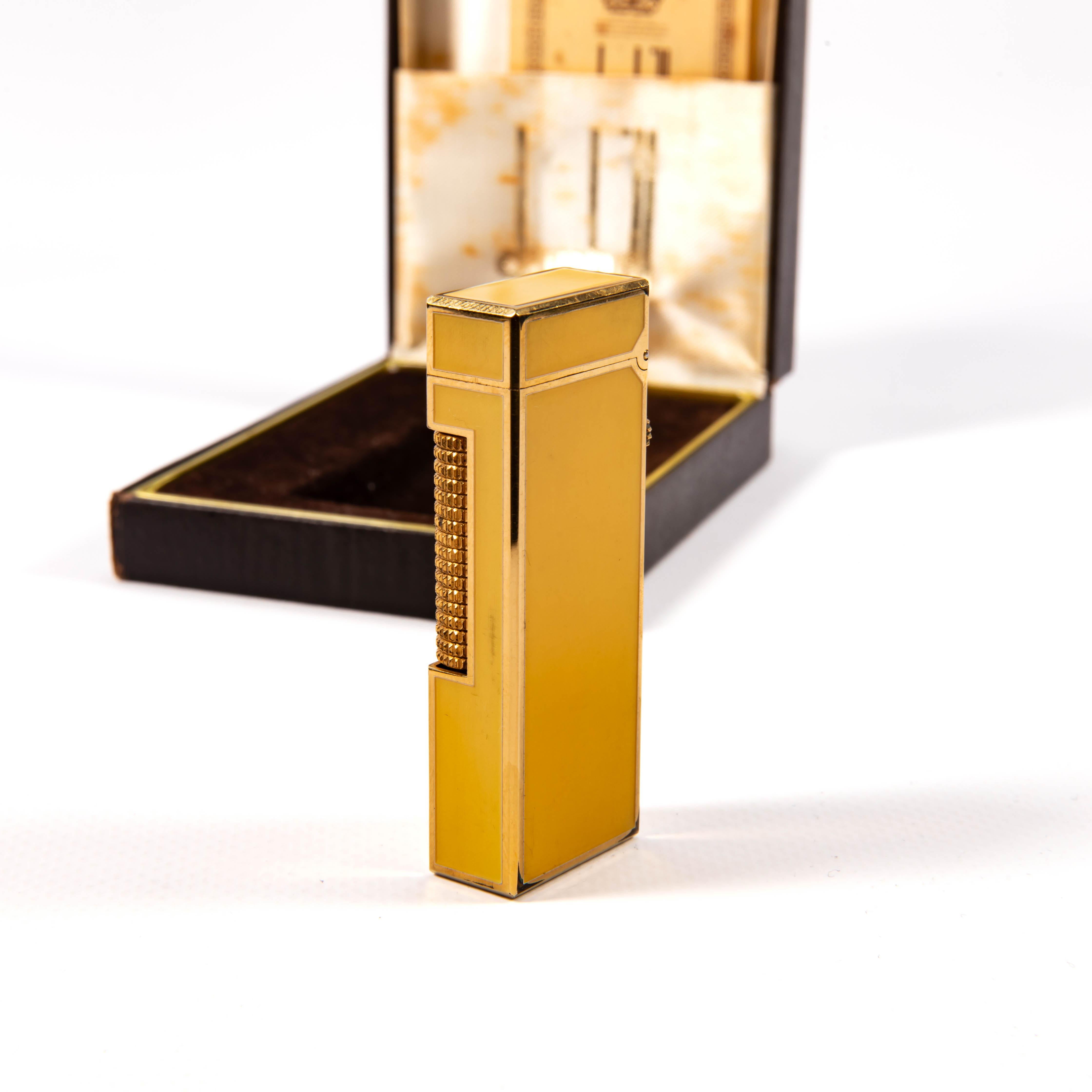 Women's or Men's Vintage DUNHILL Rollagas Lighter Yellow Lacquered in Box 1970s For Sale