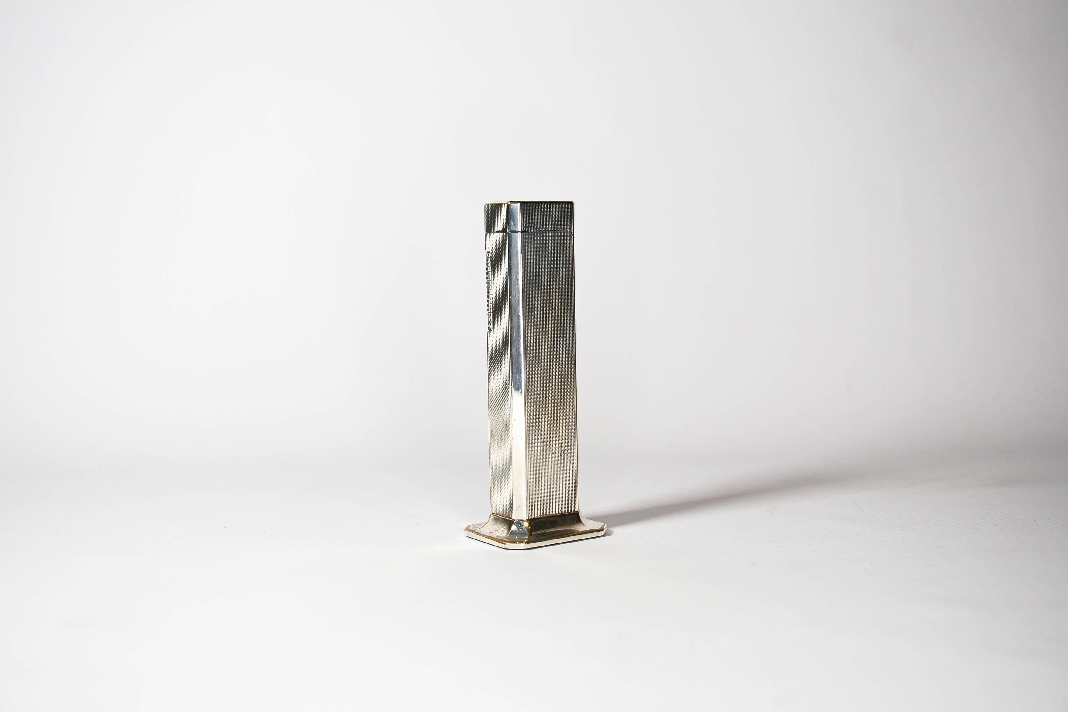 Vintage Dunhill Tallboy Table lighter Silver Plated 1970s In Good Condition For Sale In DELFT, NL