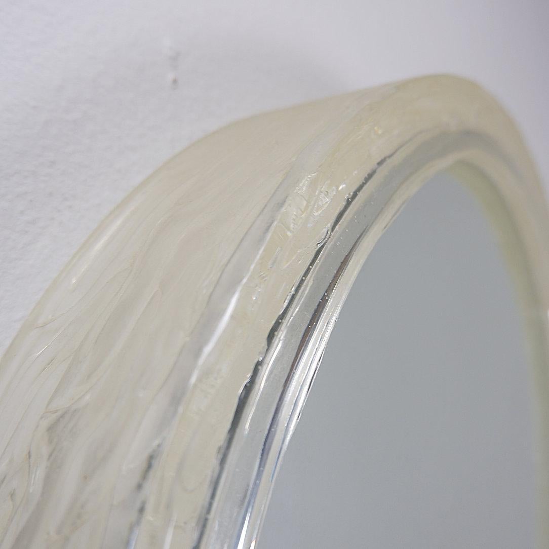 Applique a specchio Duscholux vintage - anni '70, Germania
Specchio da parete - Specchio da bagno
Misure :  Ø 48cm D:10cm 
Materiali : Lucite - Specchio di vetro 
Usura coerente con l'età e l'uso.