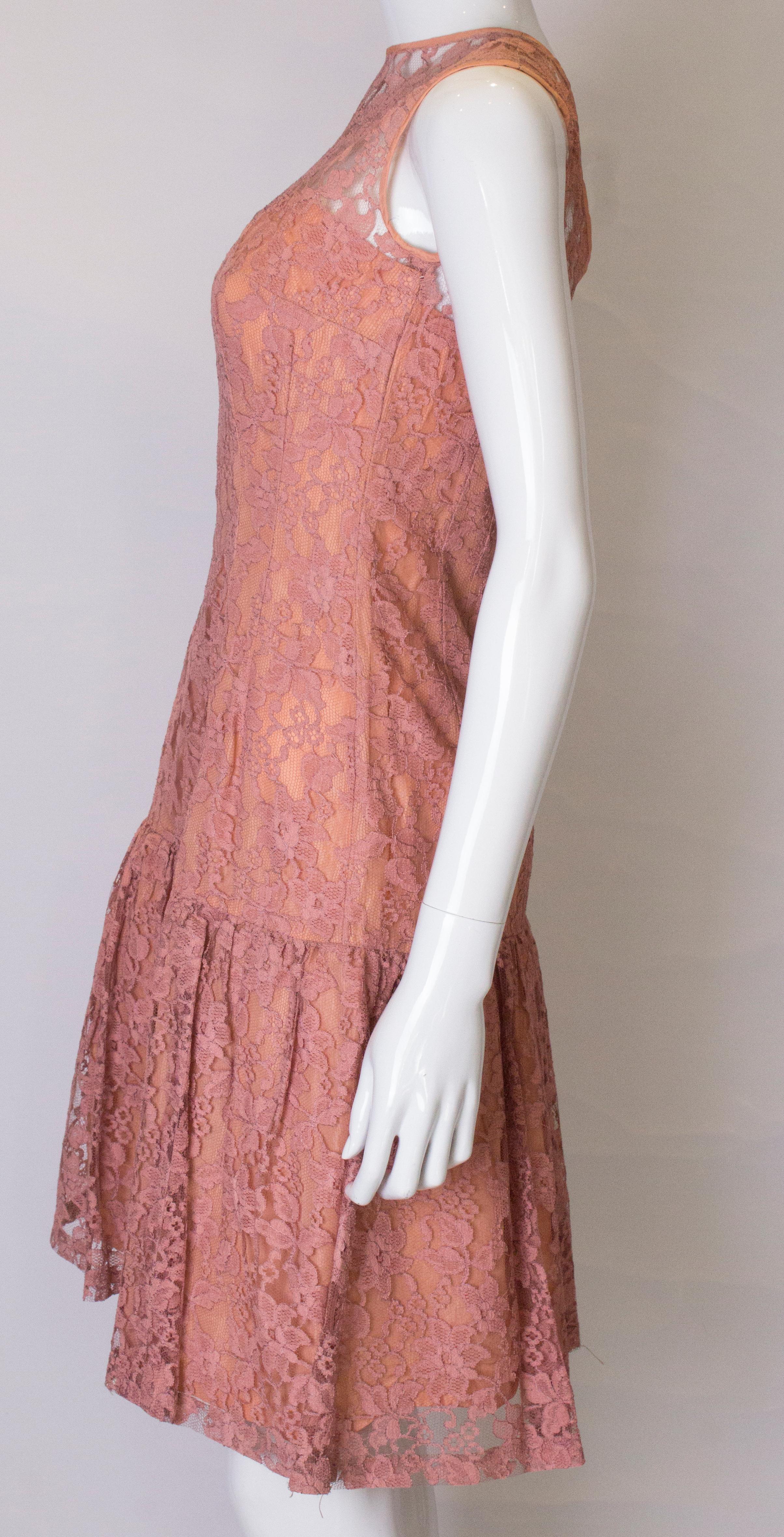 Vintage Dusty Pink Lace Cocktail Dress In Good Condition For Sale In London, GB
