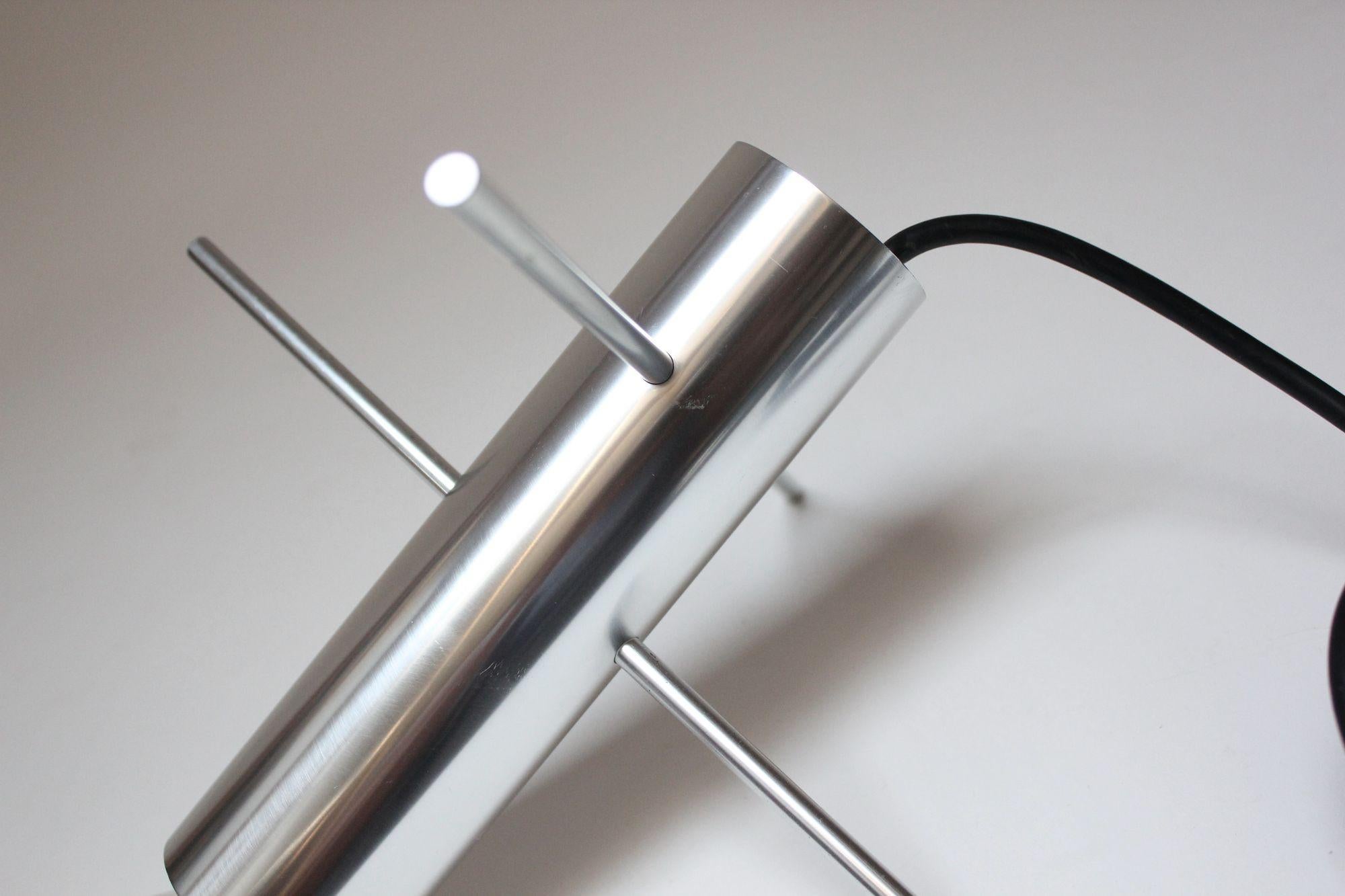 Aluminium Lampe de bureau hollandaise vintage en aluminium Krekel/Cricket d'Otto Wach pour RAAK en vente