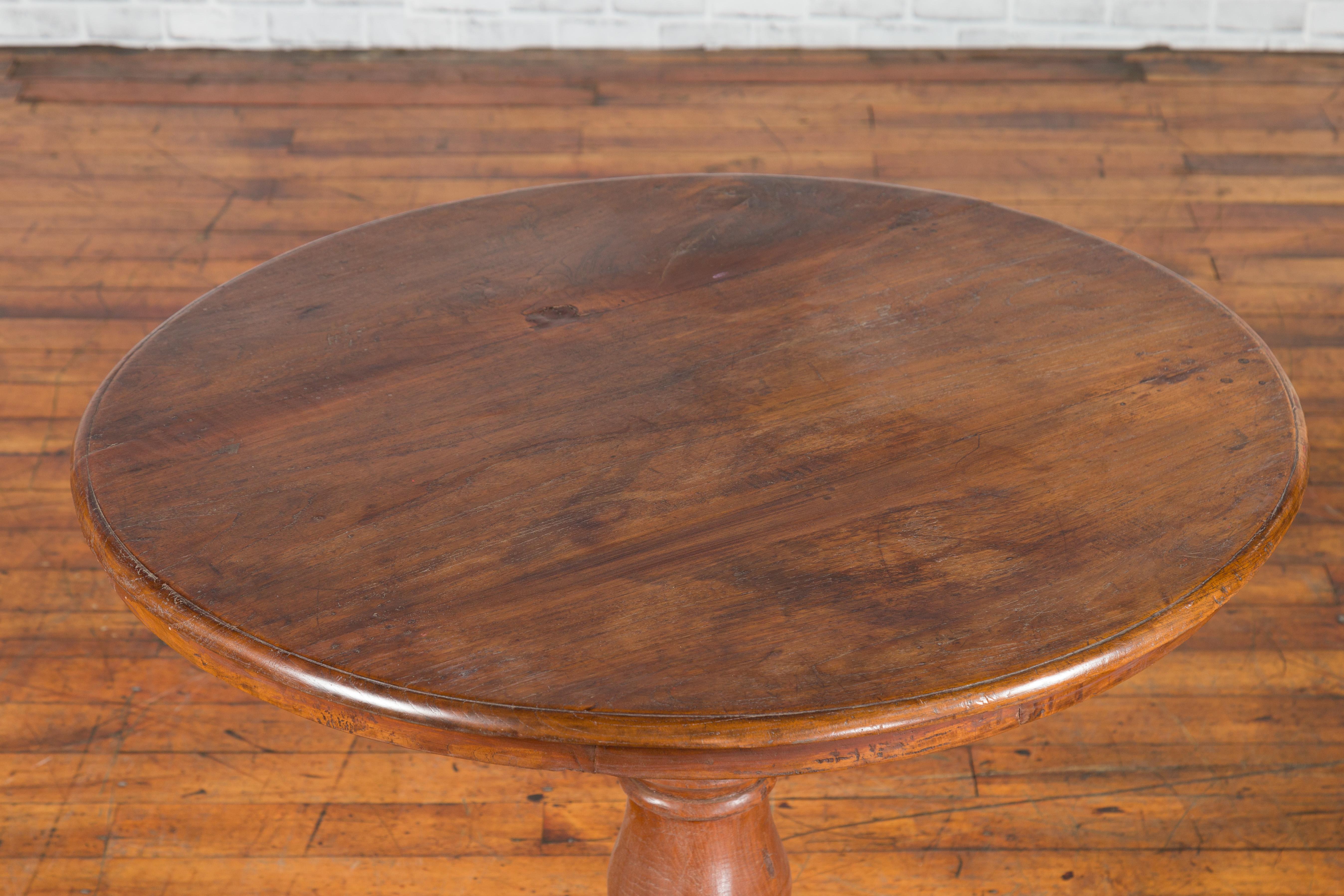 Vintage Dutch Colonial Indonesian Round Top Pedestal Table with Tripod Base For Sale 6