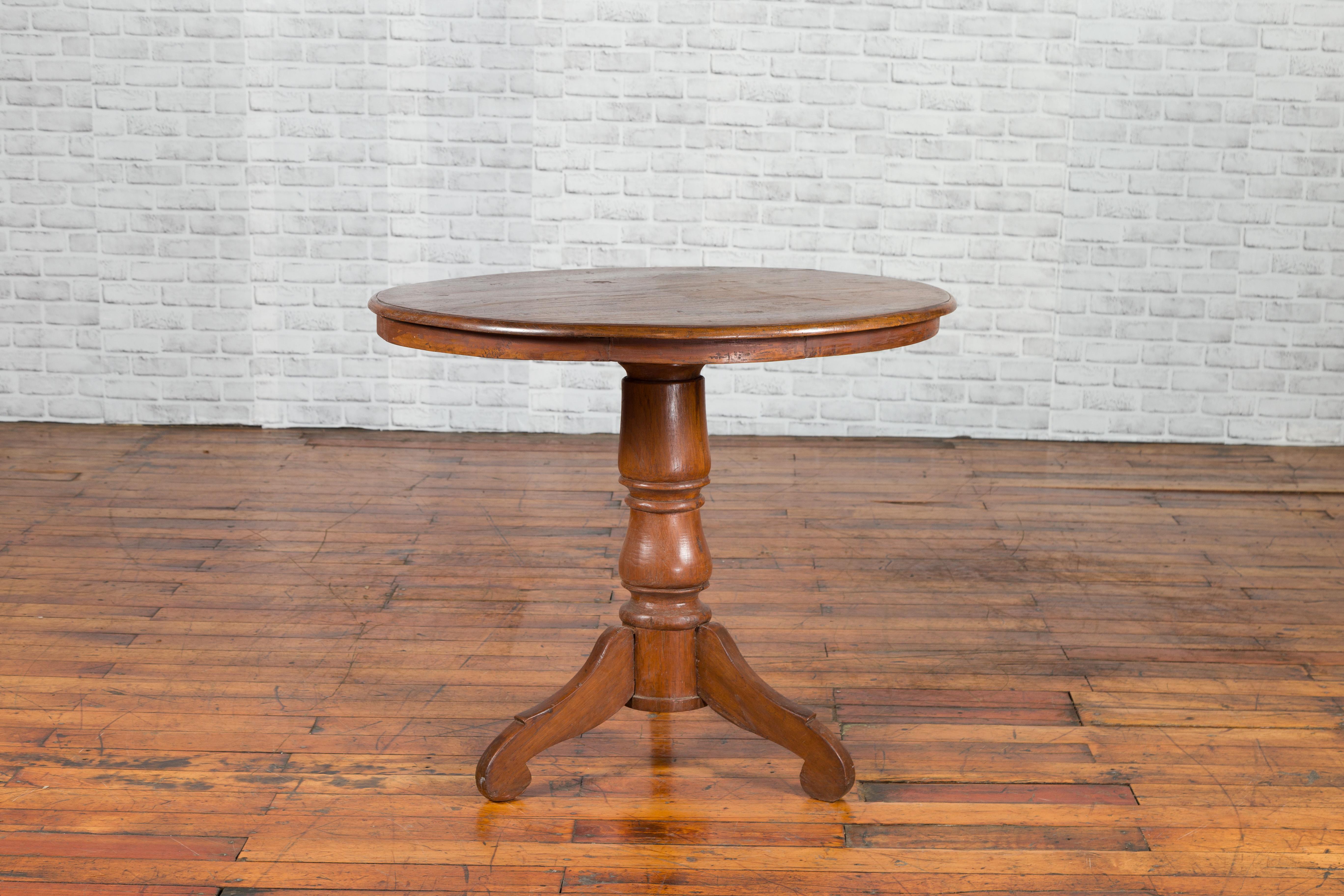 Vintage Dutch Colonial Indonesian Round Top Pedestal Table with Tripod Base For Sale 2