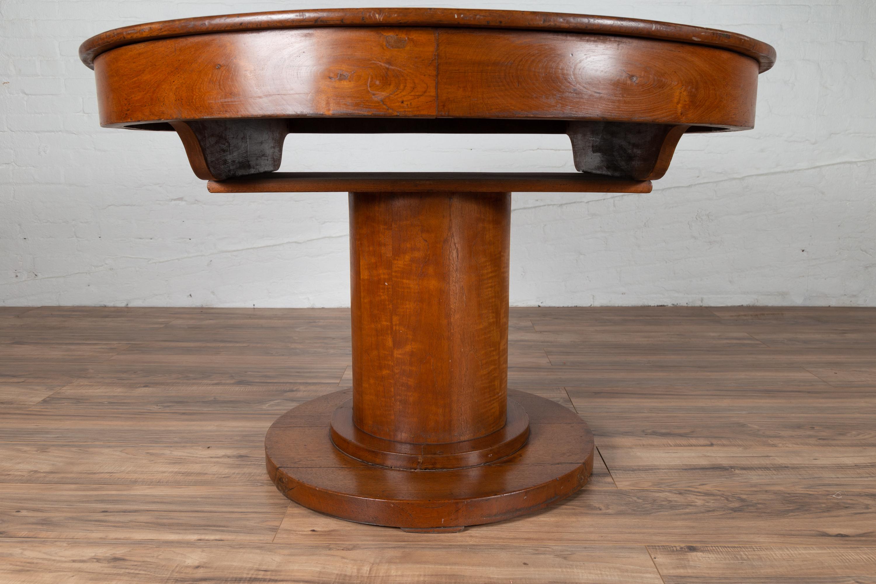 vintage round dining table