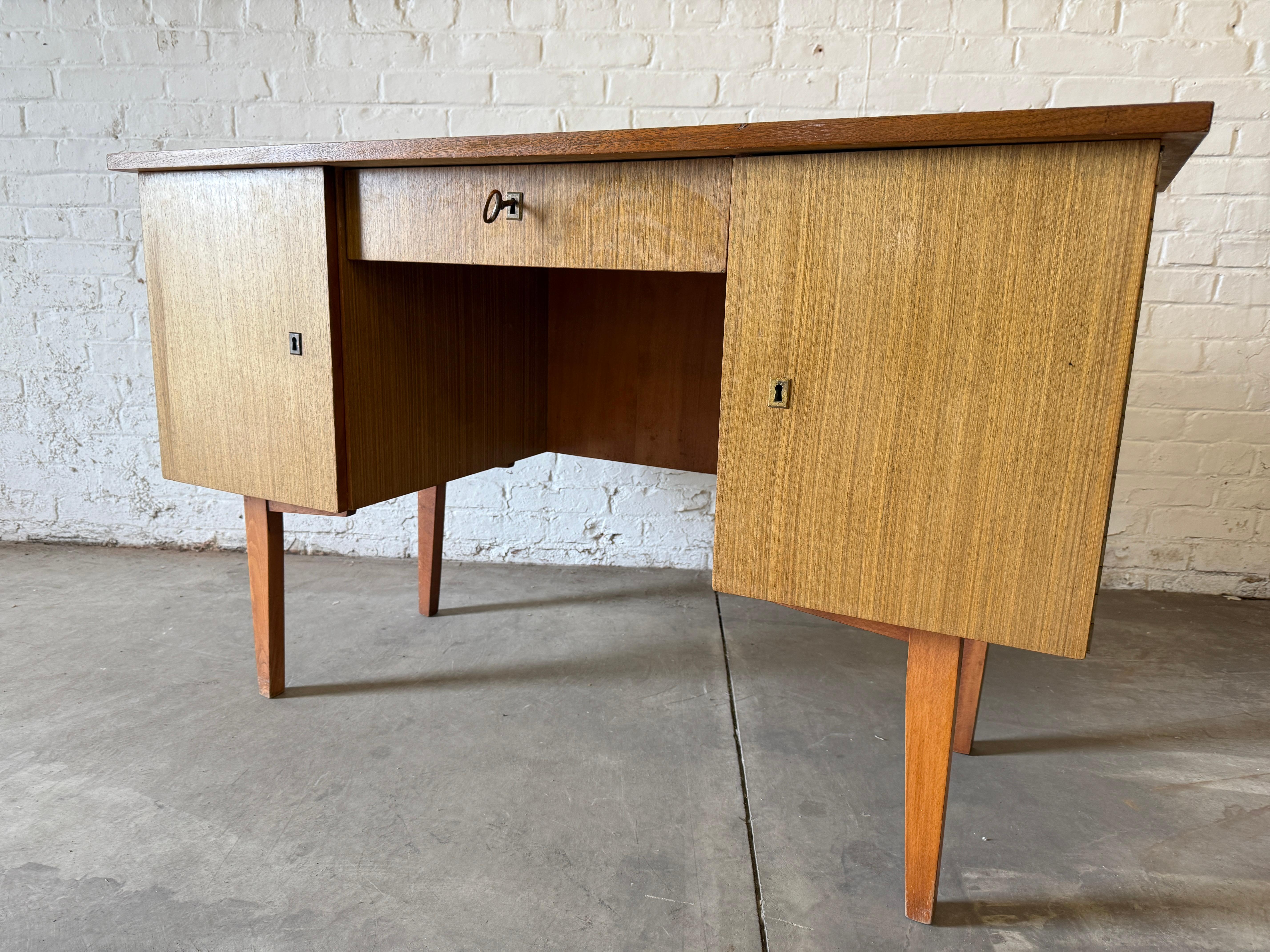 Dimensioni: H. H. 29.7