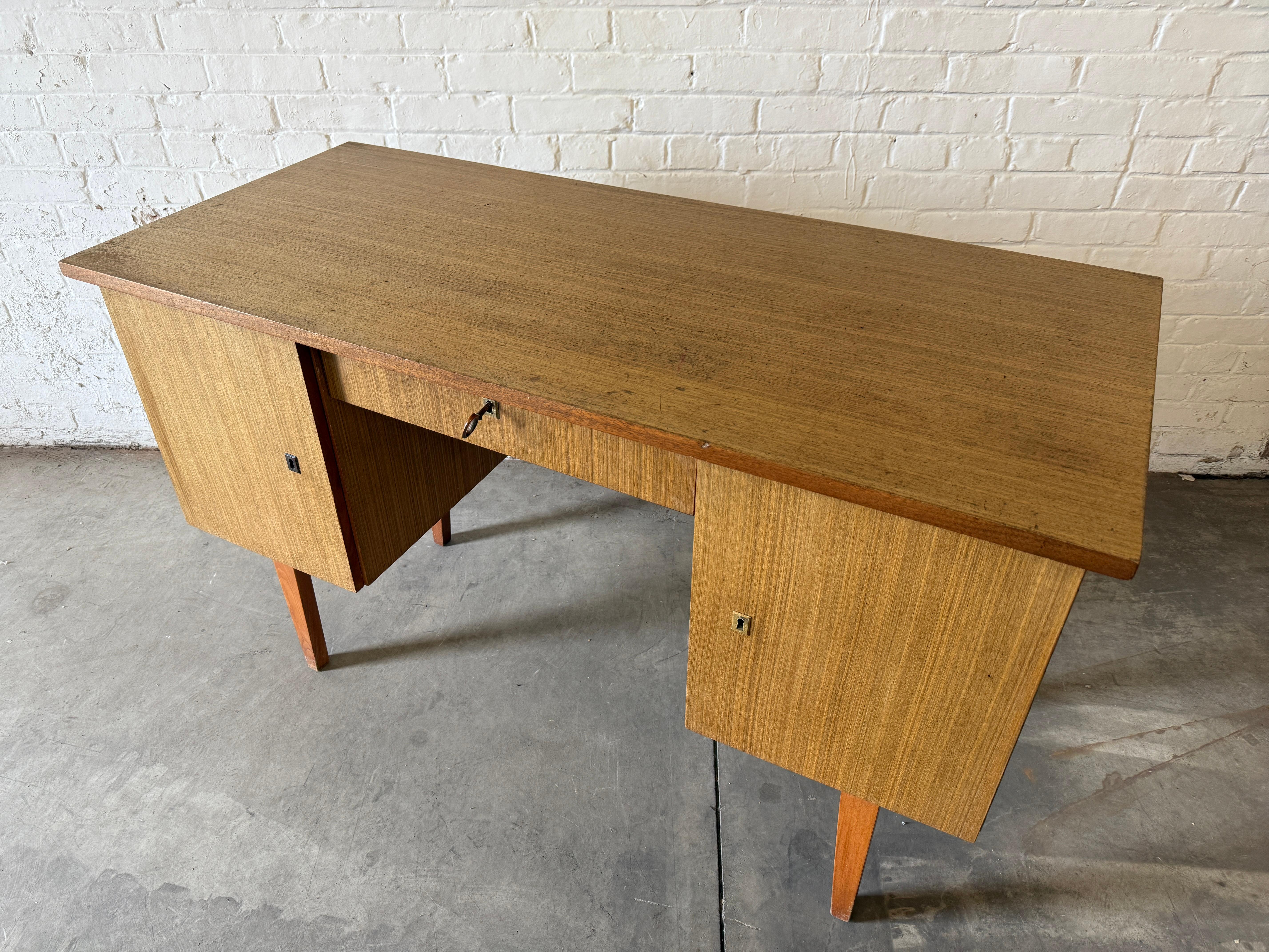 Mid-Century moderno Scrivania Vintage By in vendita