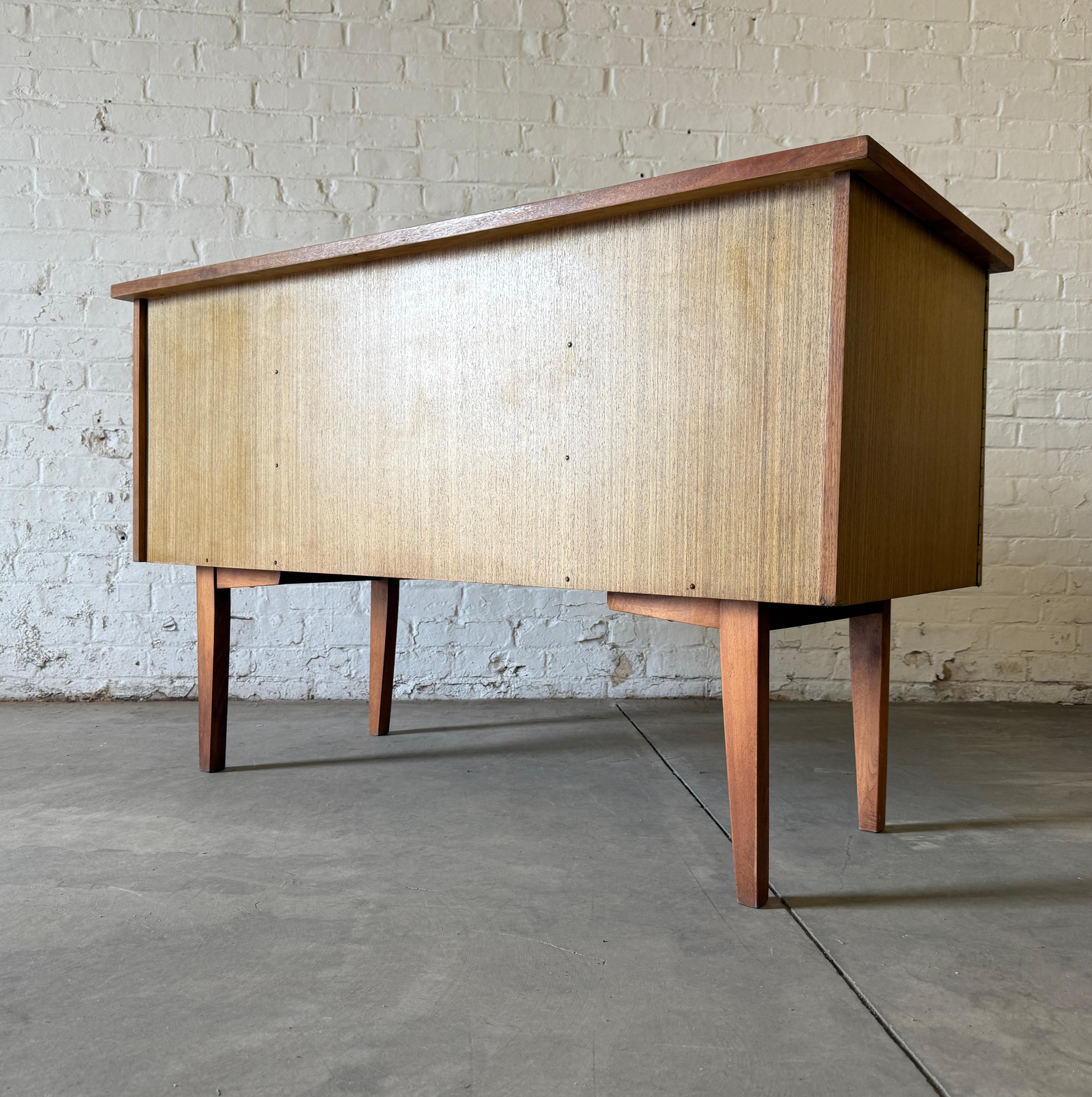 XX secolo Scrivania Vintage By in vendita