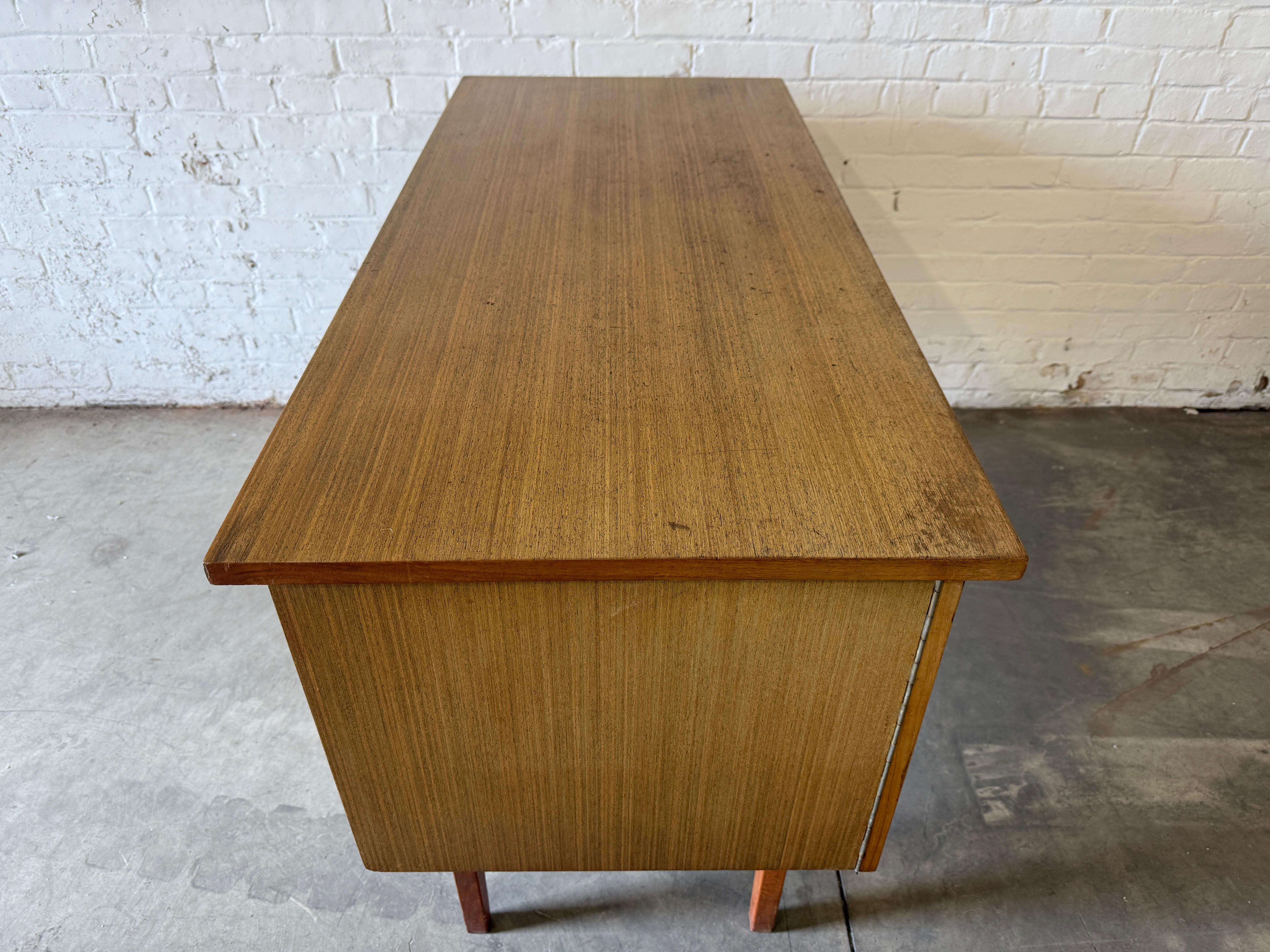 Legno Scrivania Vintage By in vendita