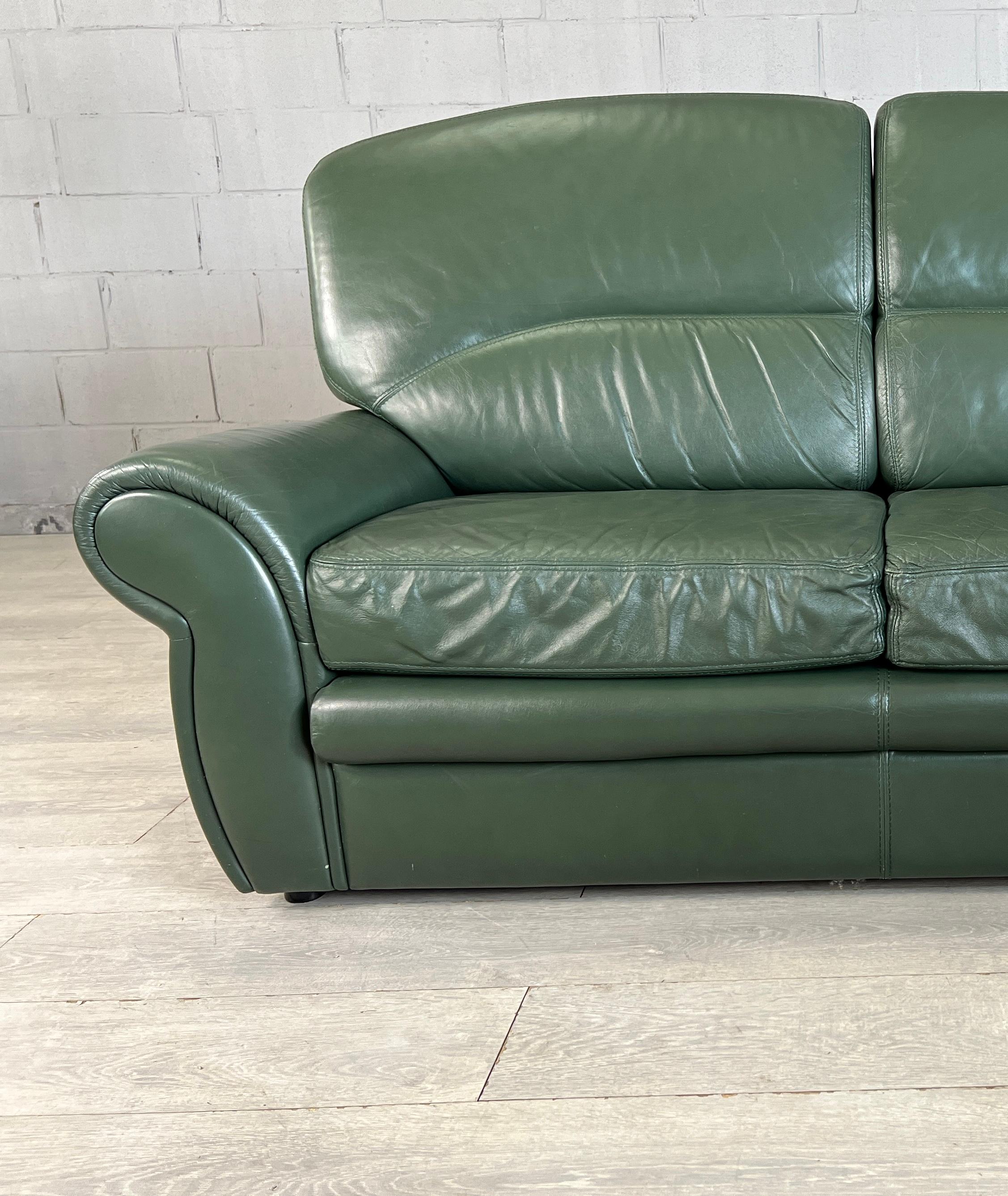 Vintage Dutch Green Ledersofas - Ein Paar im Angebot 3