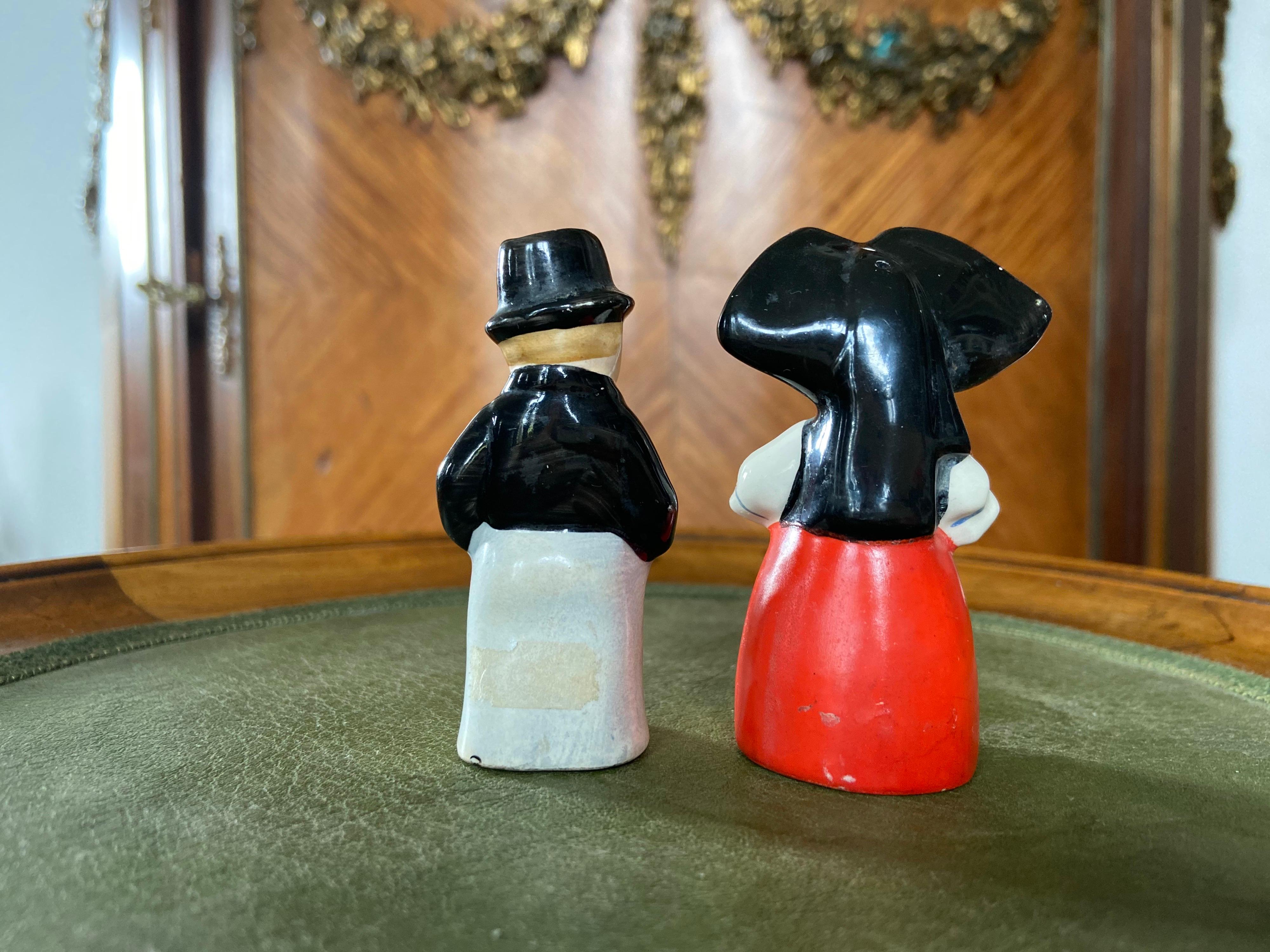 vintage dutch salt and pepper shakers