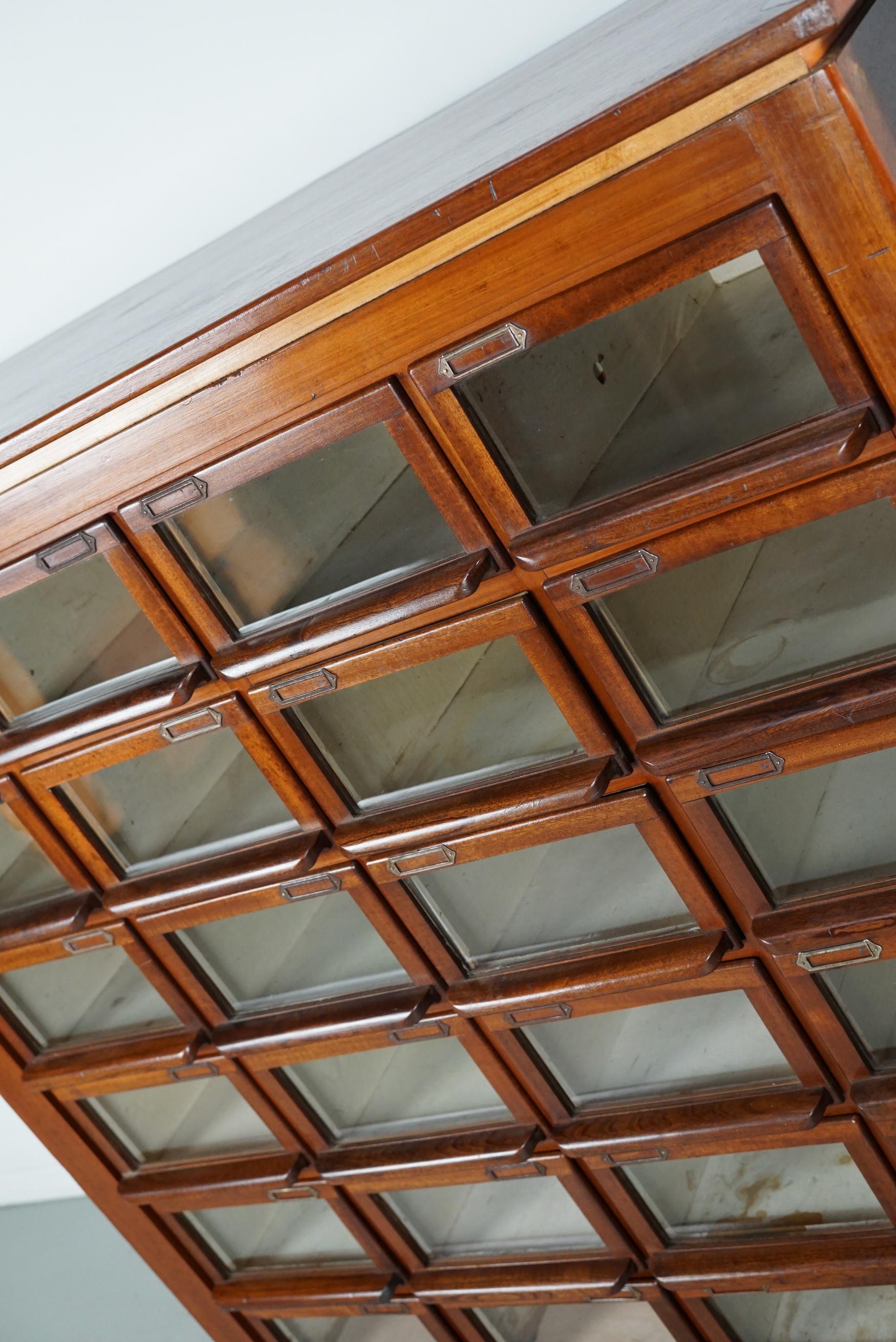 Armario Vintage Holandés de Madera Dura para Mercería, Años 30 mediados del siglo XX en venta