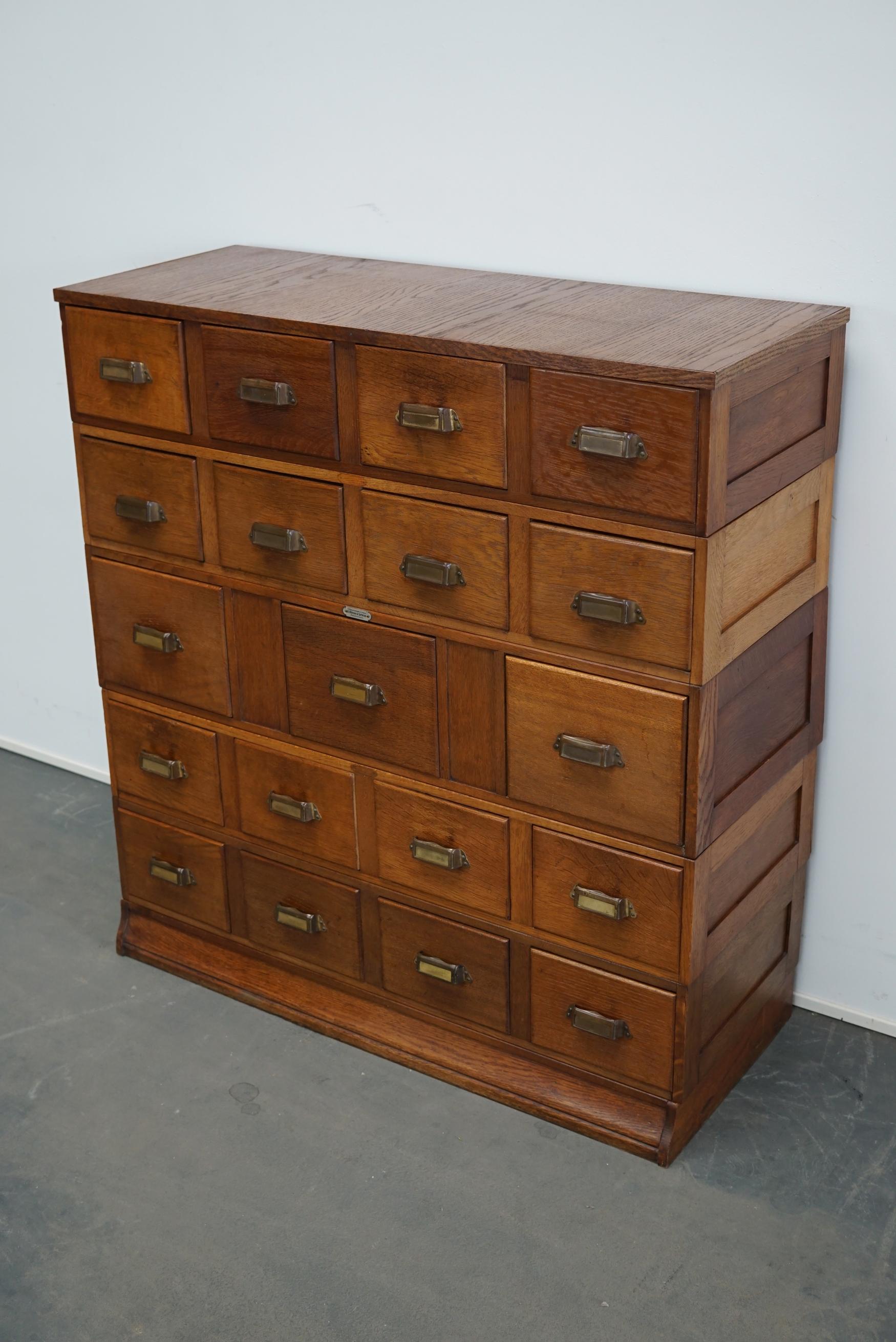 Vintage Dutch Oak Apothecary Cabinet or Filing Cabinet, 1930s In Good Condition In Nijmegen, NL